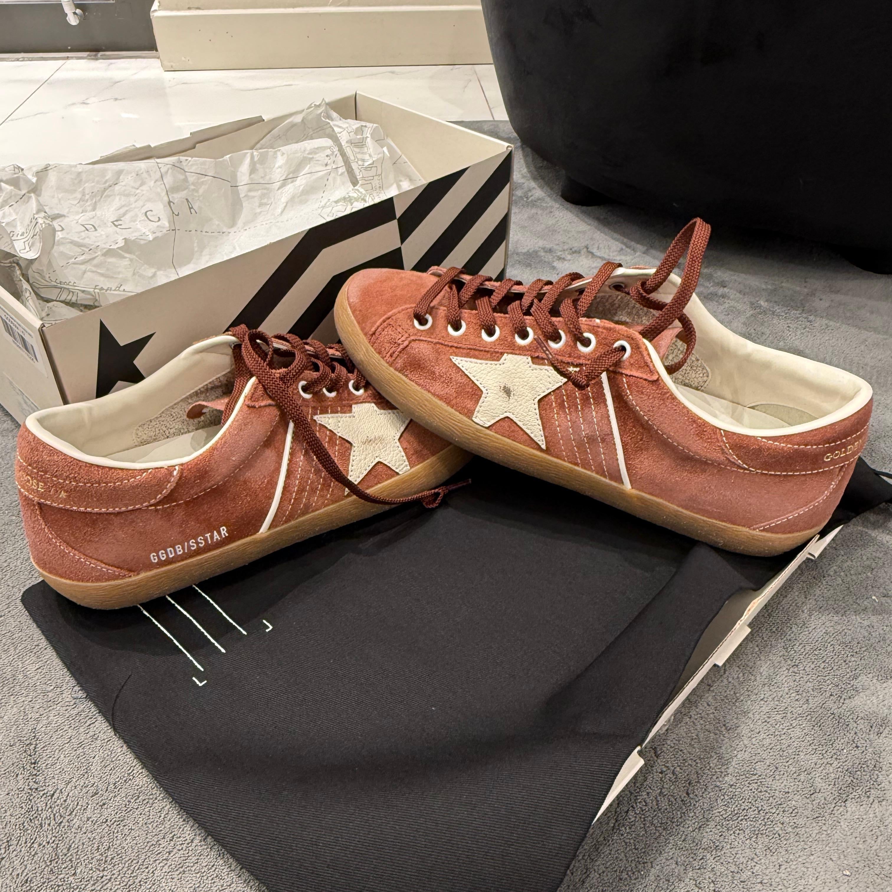GOLDEN GOOSE SUPER STAR SUEDE RED