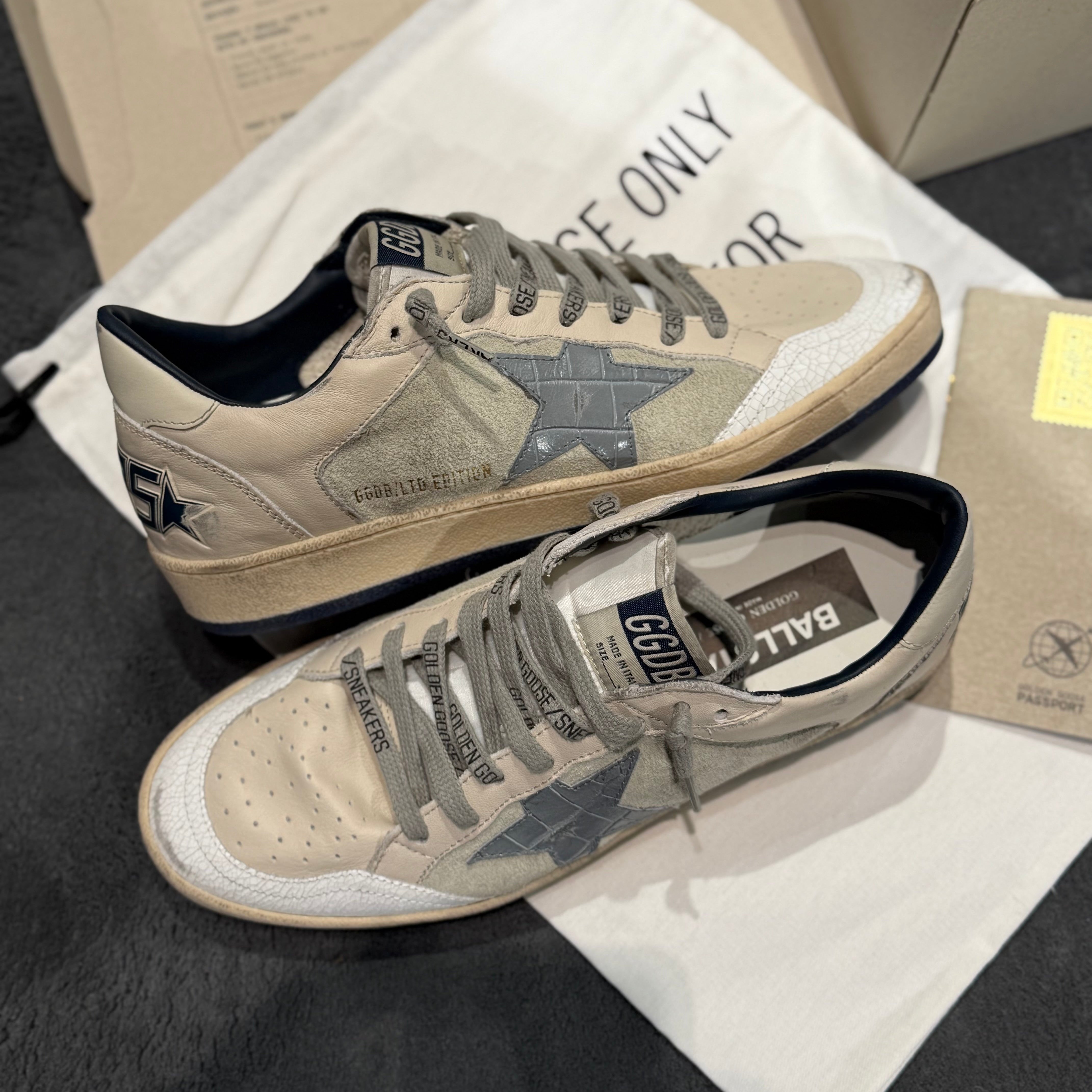 GOLDEN GOOSE BALLSTAR IN SUEDE STELLA GREY CROCO