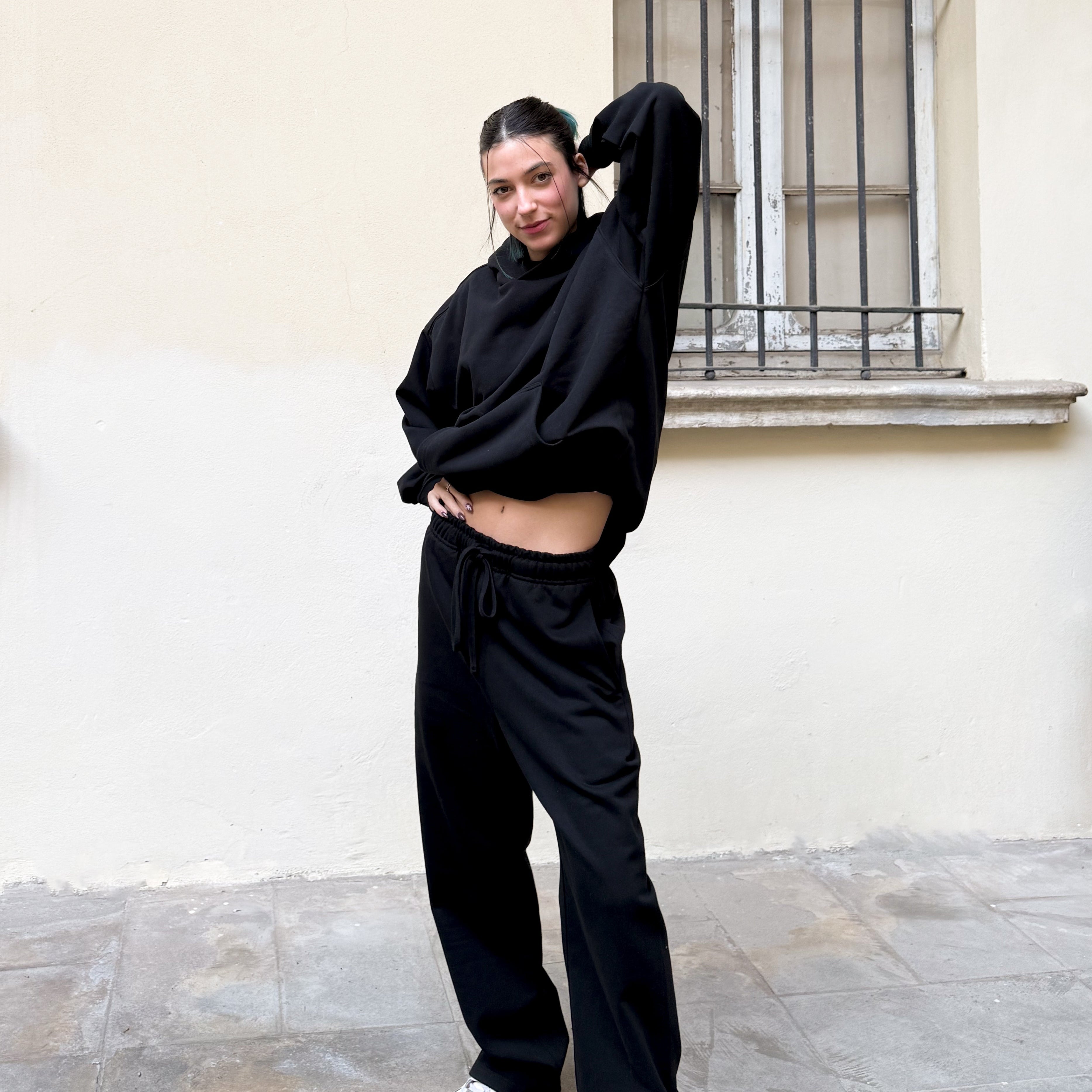 THE HOODIE BASIC BLACK - Shoebuya Design