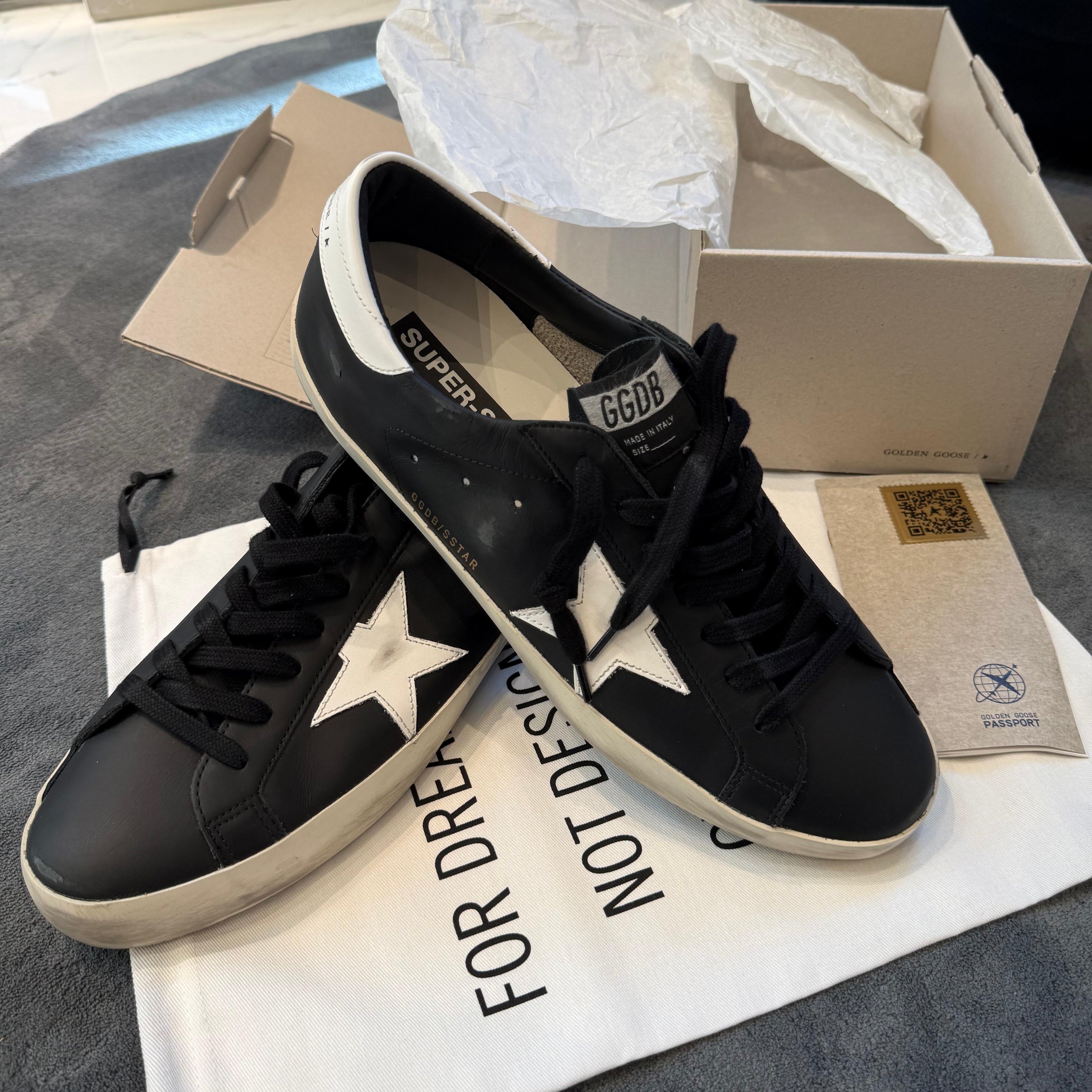 GOLDEN GOOSE SUPER STAR BLACK/WHITE