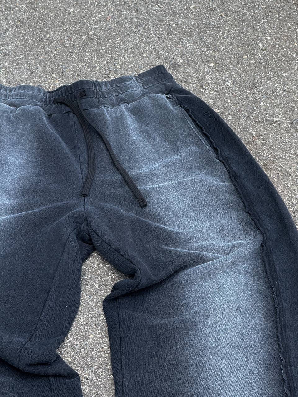 THE ACID WASH SPRAY PANTS BLACK - Shoebuya Brand