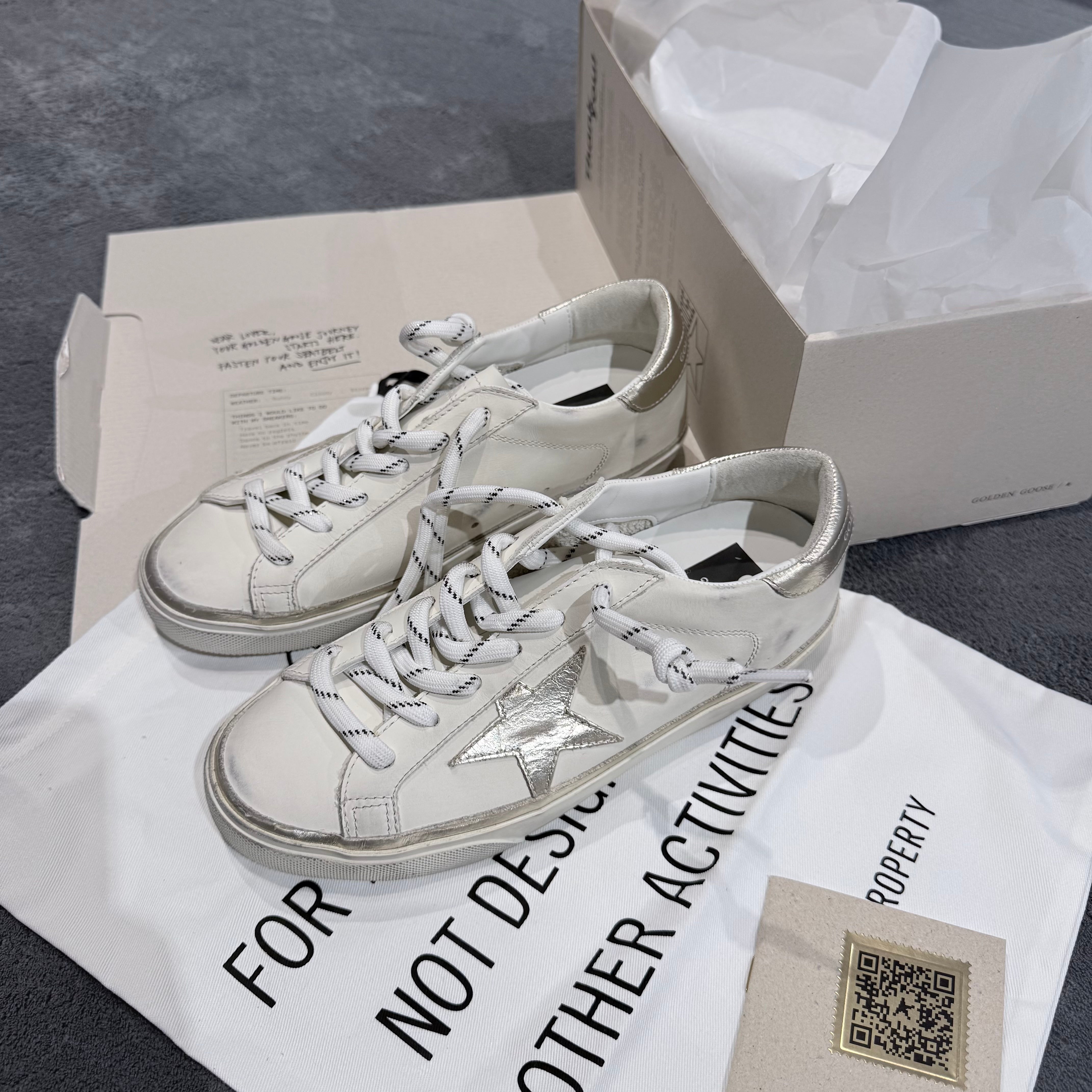 GOLDEN GOOSE SUPER STAR STELLA GOLD LACES ROUND