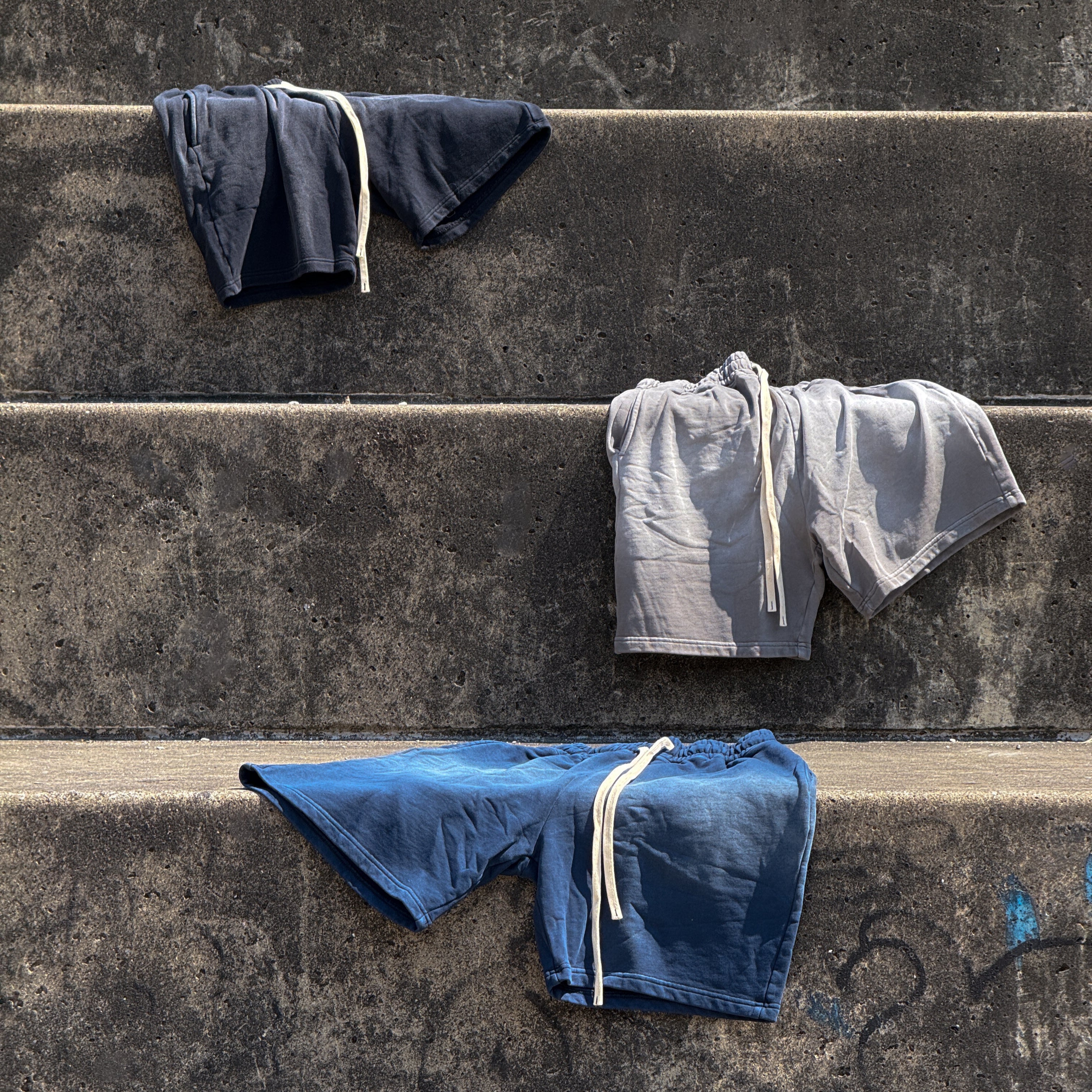 THE ACID WASH SPRAY SHORTS BLACK - Shoebuya Design