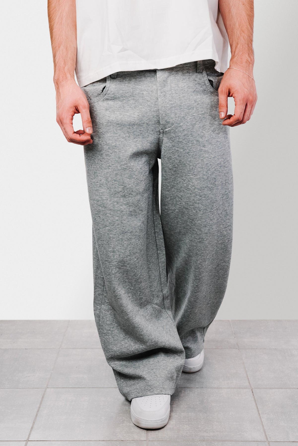 BACK PINCES GREY SWEATPANTS - Shoebuya Design