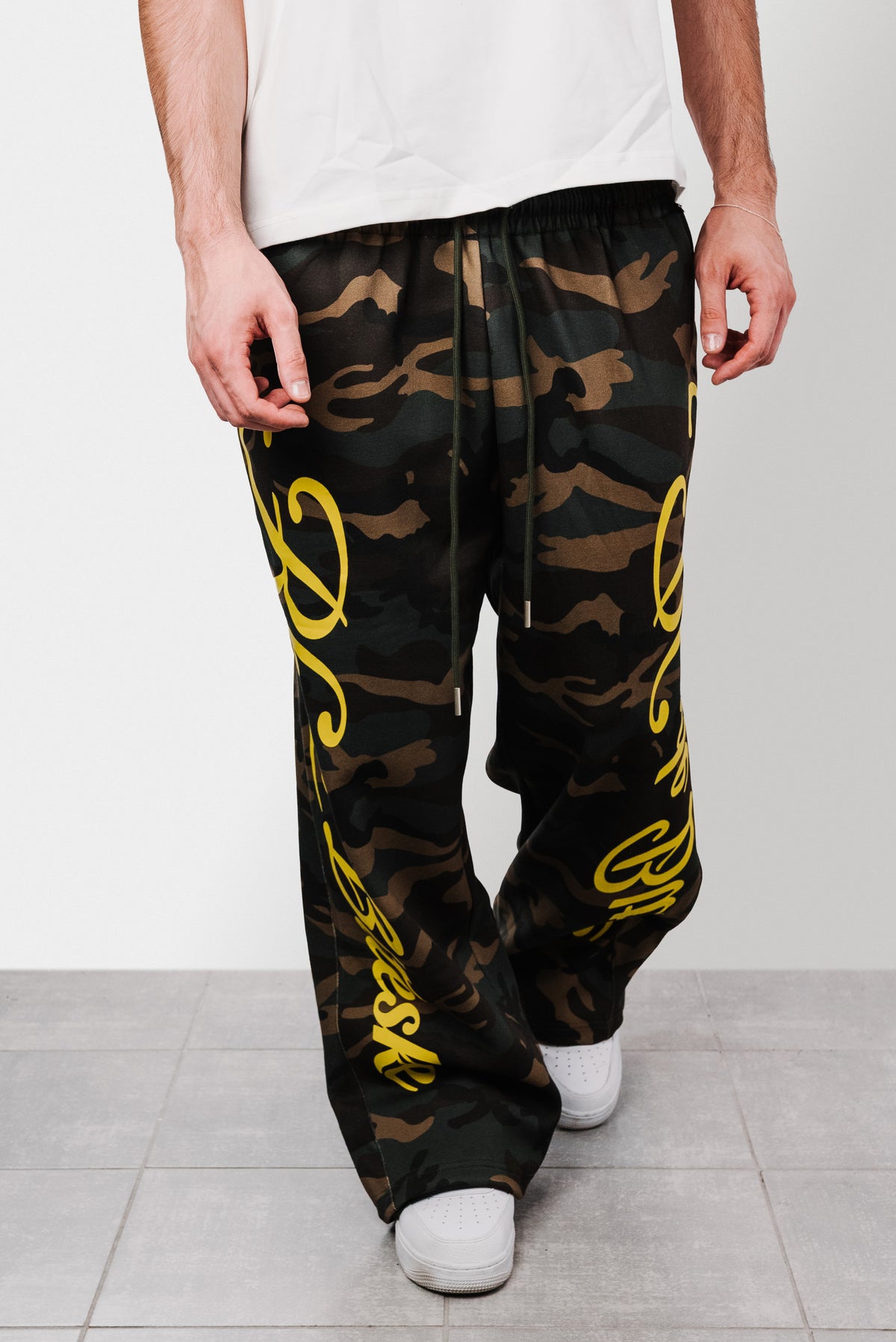 YELLOW RUNNING CAMO SWEATPANTS - Shoebuya Design