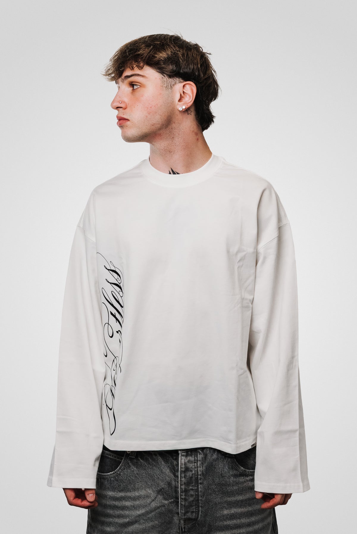 HEARTLESS WHITE BOXY LONGSLEEVE - TheDoubleE