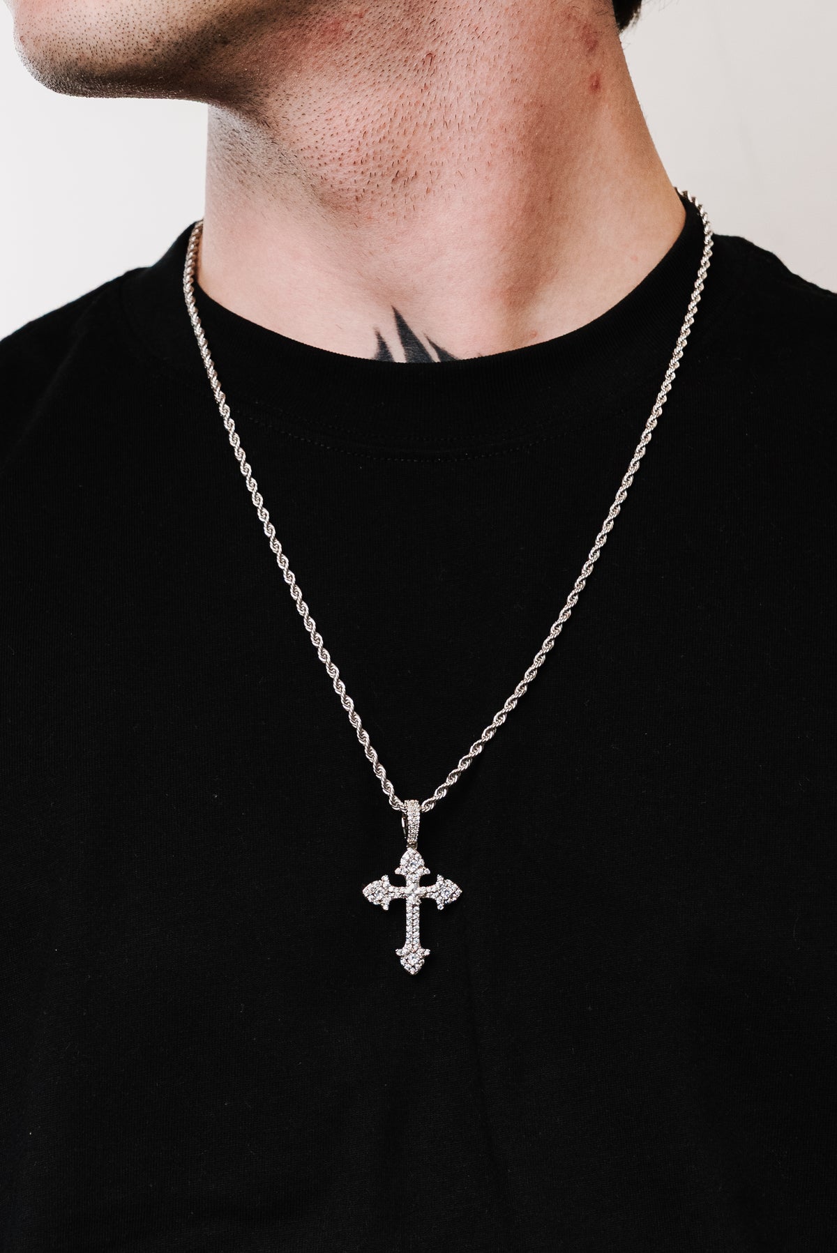 NOISSEY GLITTER NECKLACES