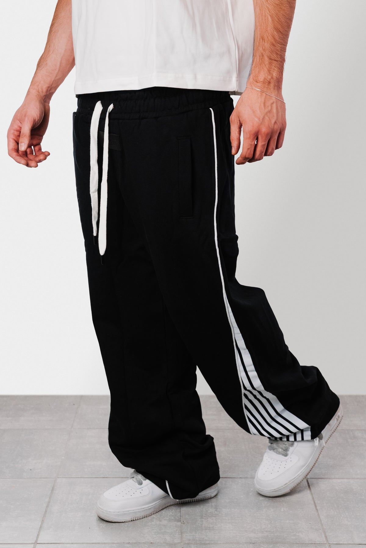 LINES BLACK PANTS - Riches Paris