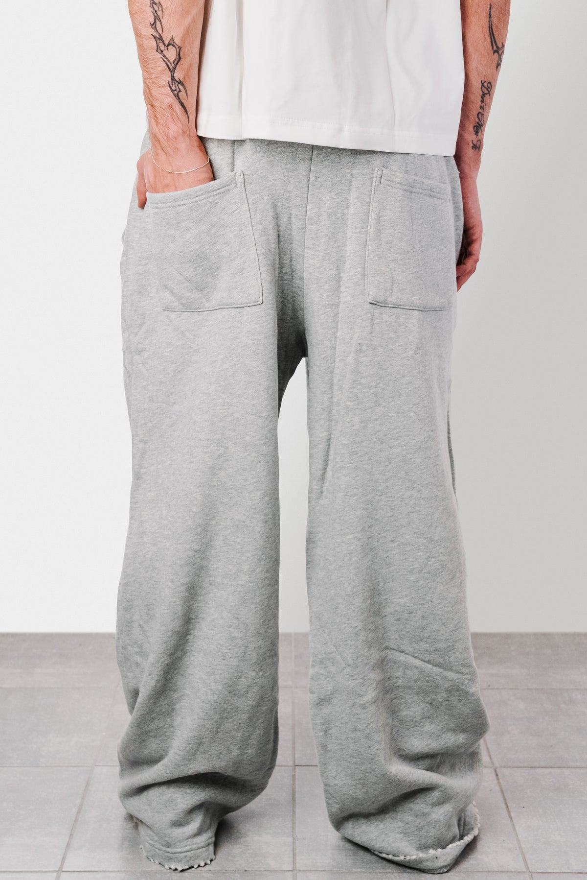 TDBE PATCH GREY TRACKPANTS - TheDoubleE