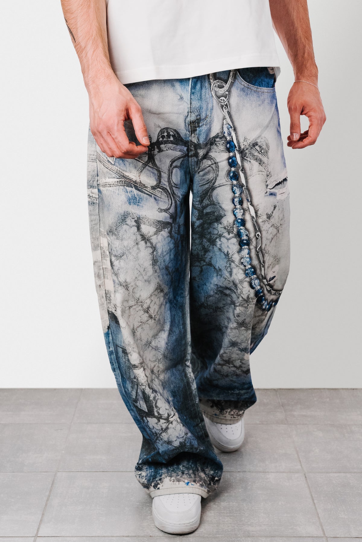 LASER CHAIN DENIM JEANS - Shoebuya Design