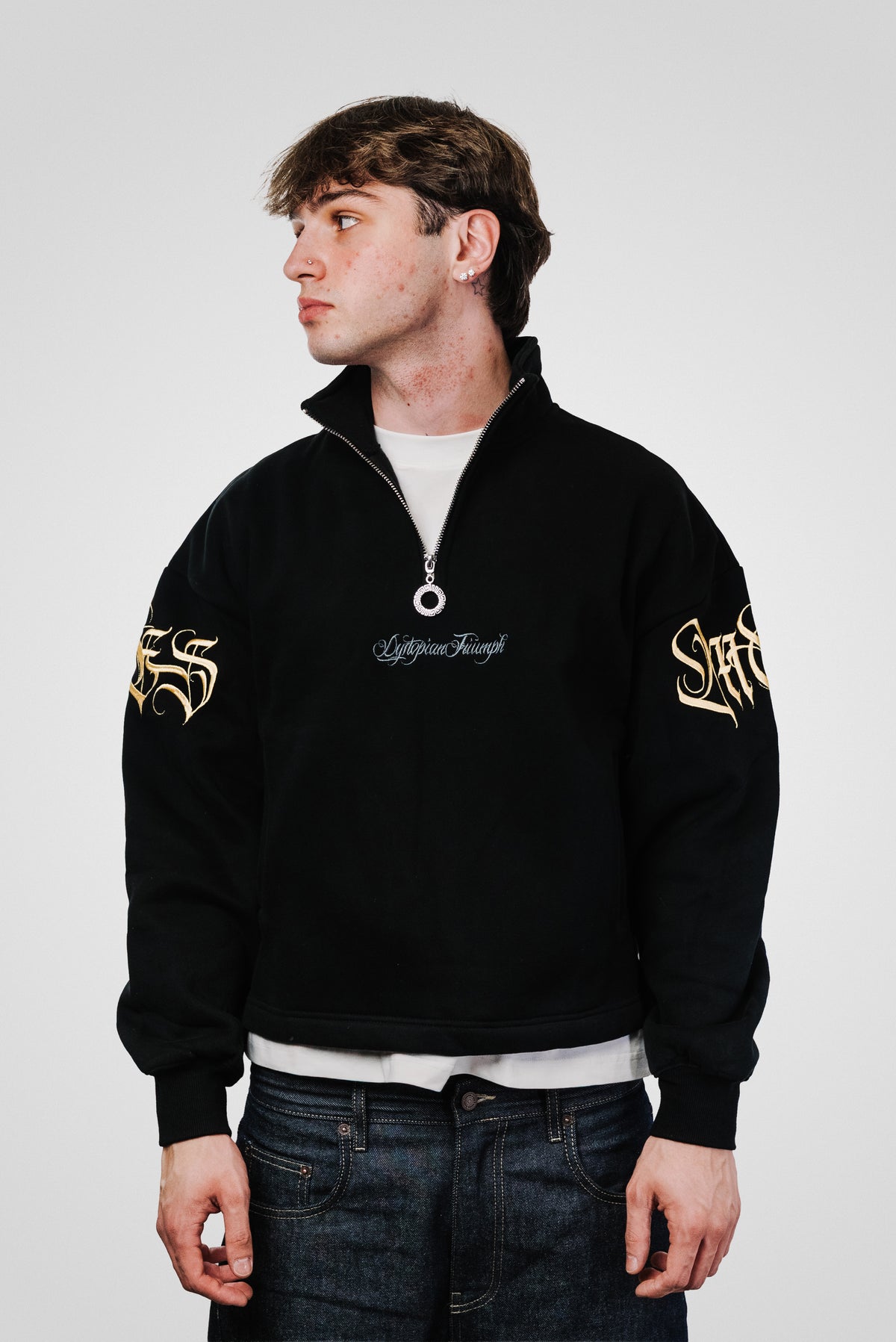 DIS TRIUMPH MOCK NECK HOODIE BLACK - Mon Elysee