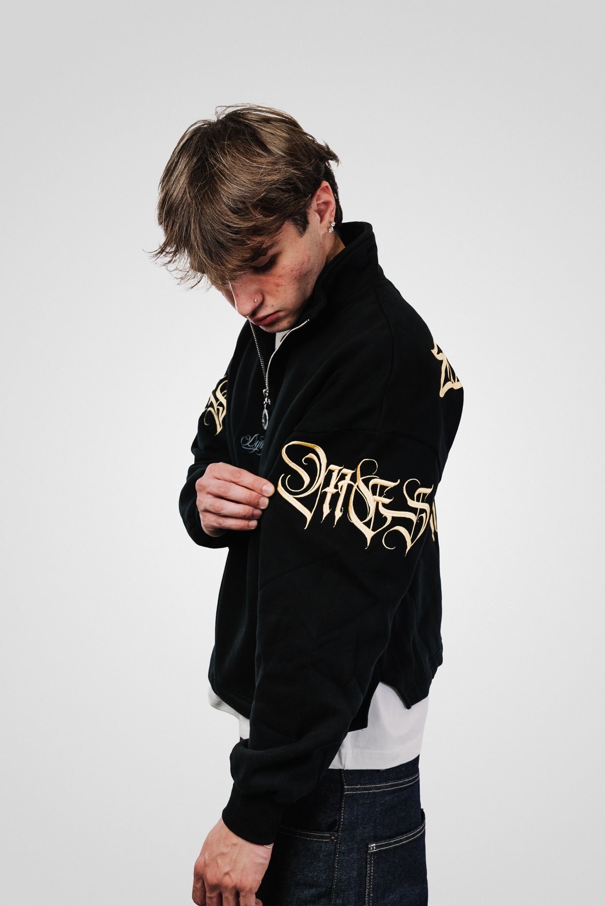 DIS TRIUMPH MOCK NECK HOODIE BLACK - Mon Elysee