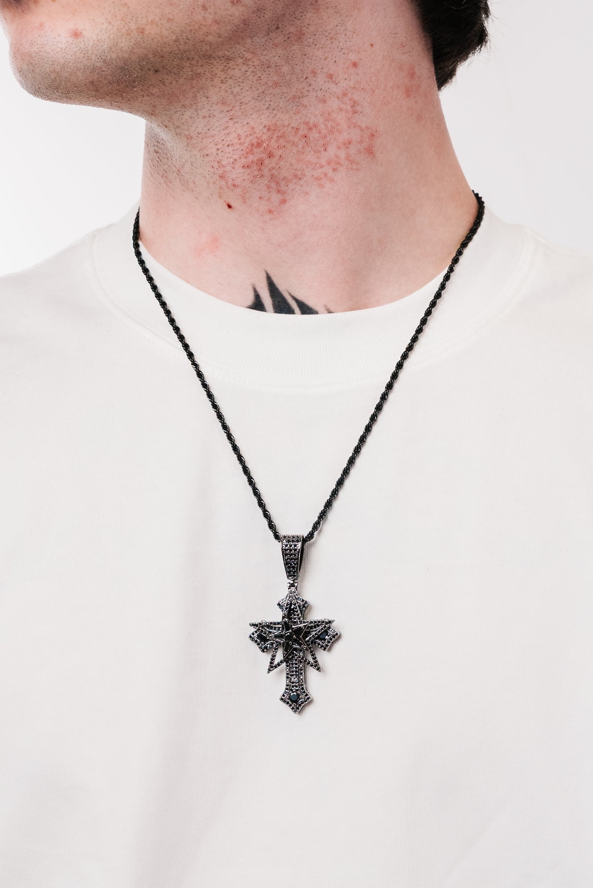 NOISSEY GLITTER NECKLACES
