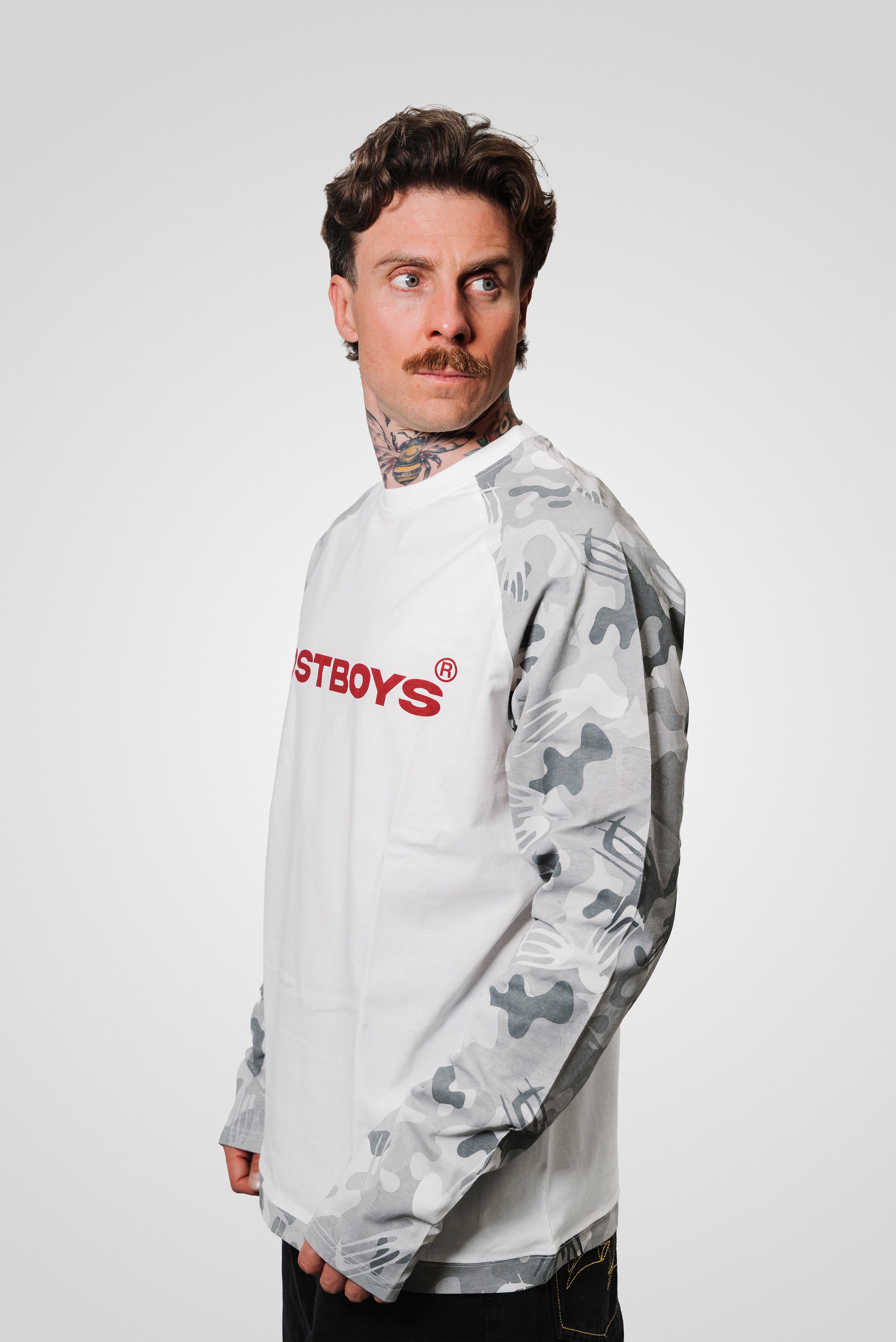 SCRIPT LOGO RAGLAN LONGSLEEVE - Lost Boys