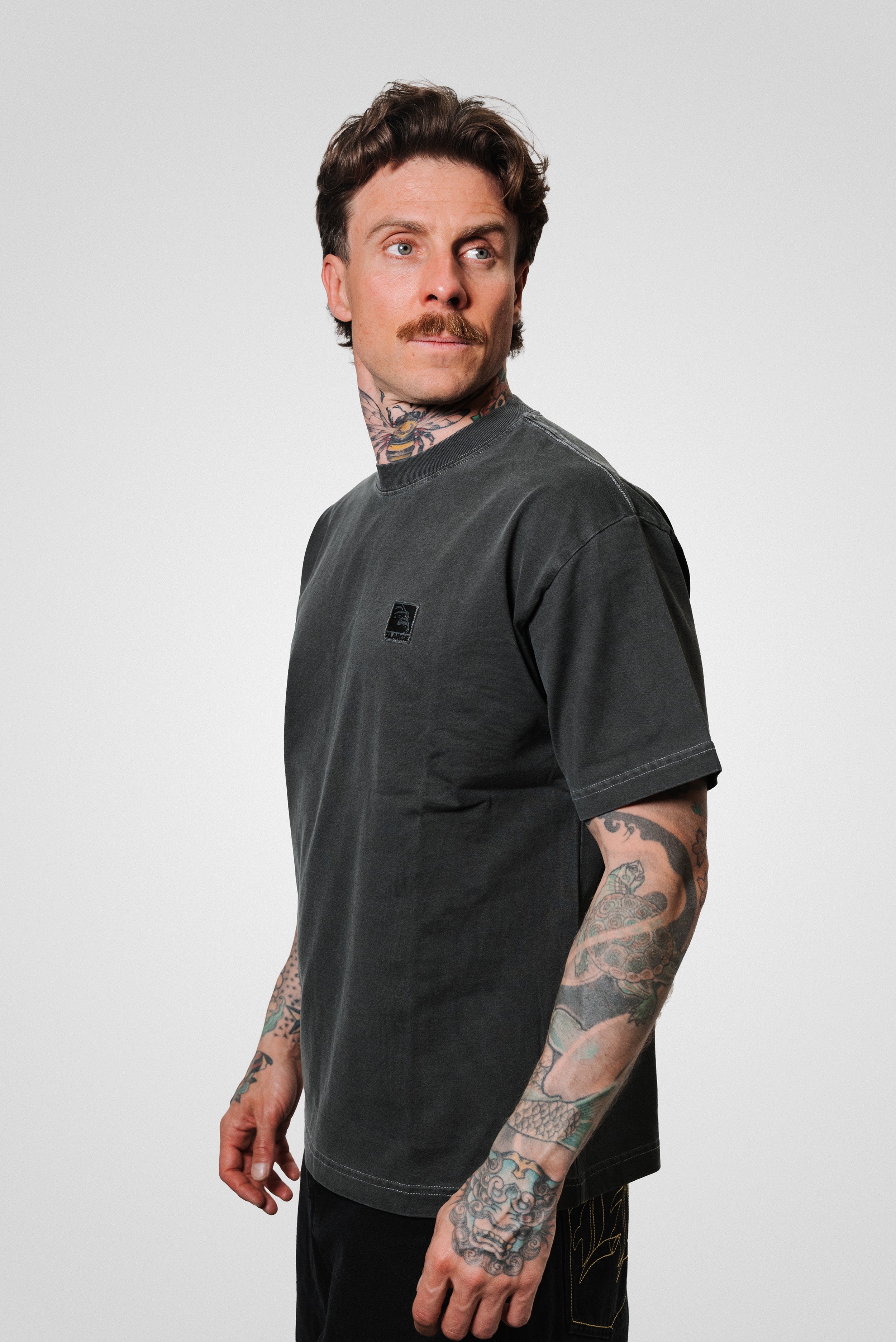 LABEL LOGO DARK GREY S/S TEE - Xlarge Brand