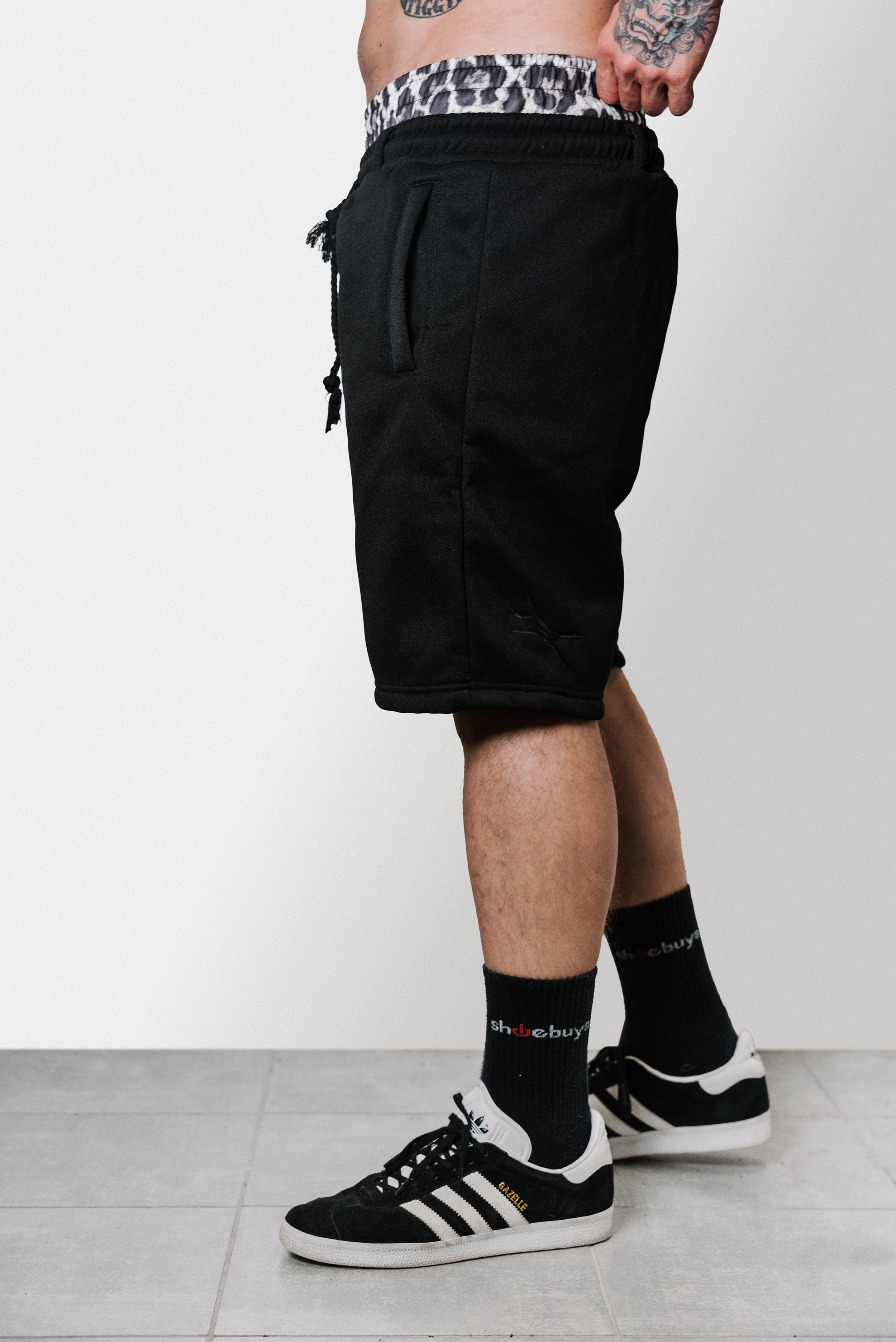 DOUBLE BAND CAMOUFLAGE BLACK SHORTS - Shoebuya Design