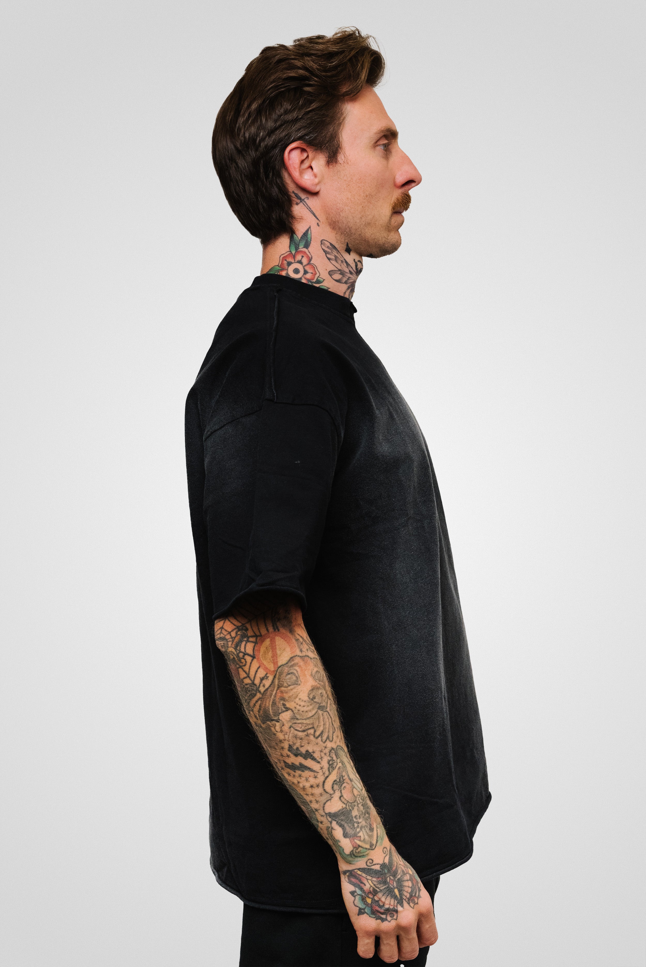 THE DISTRESSED SPRAY FRAYED EDGES TEE BLACK - Shoebuya Brand