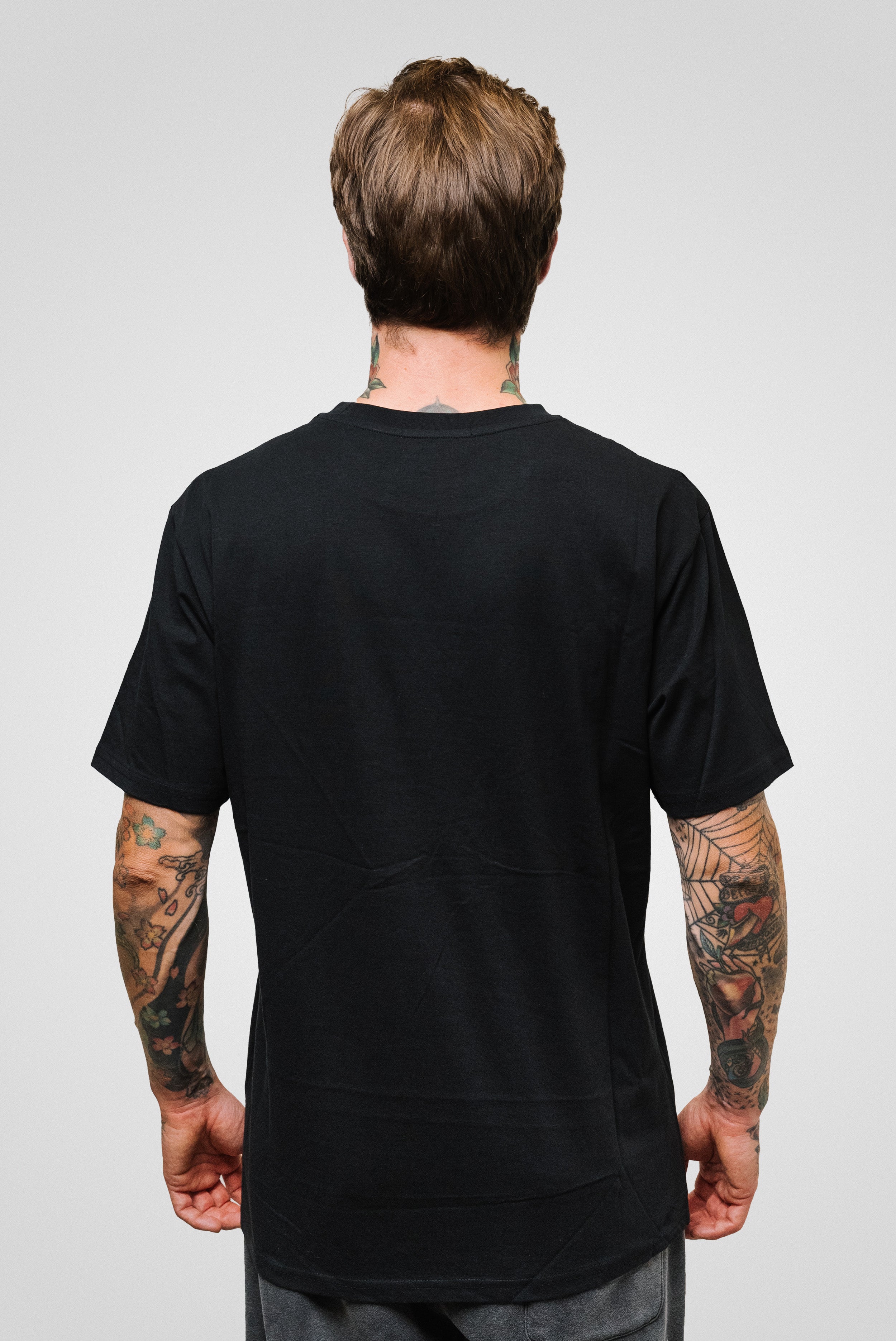 TEE CLASSIC LOGO BLACK - We Are All Ash
