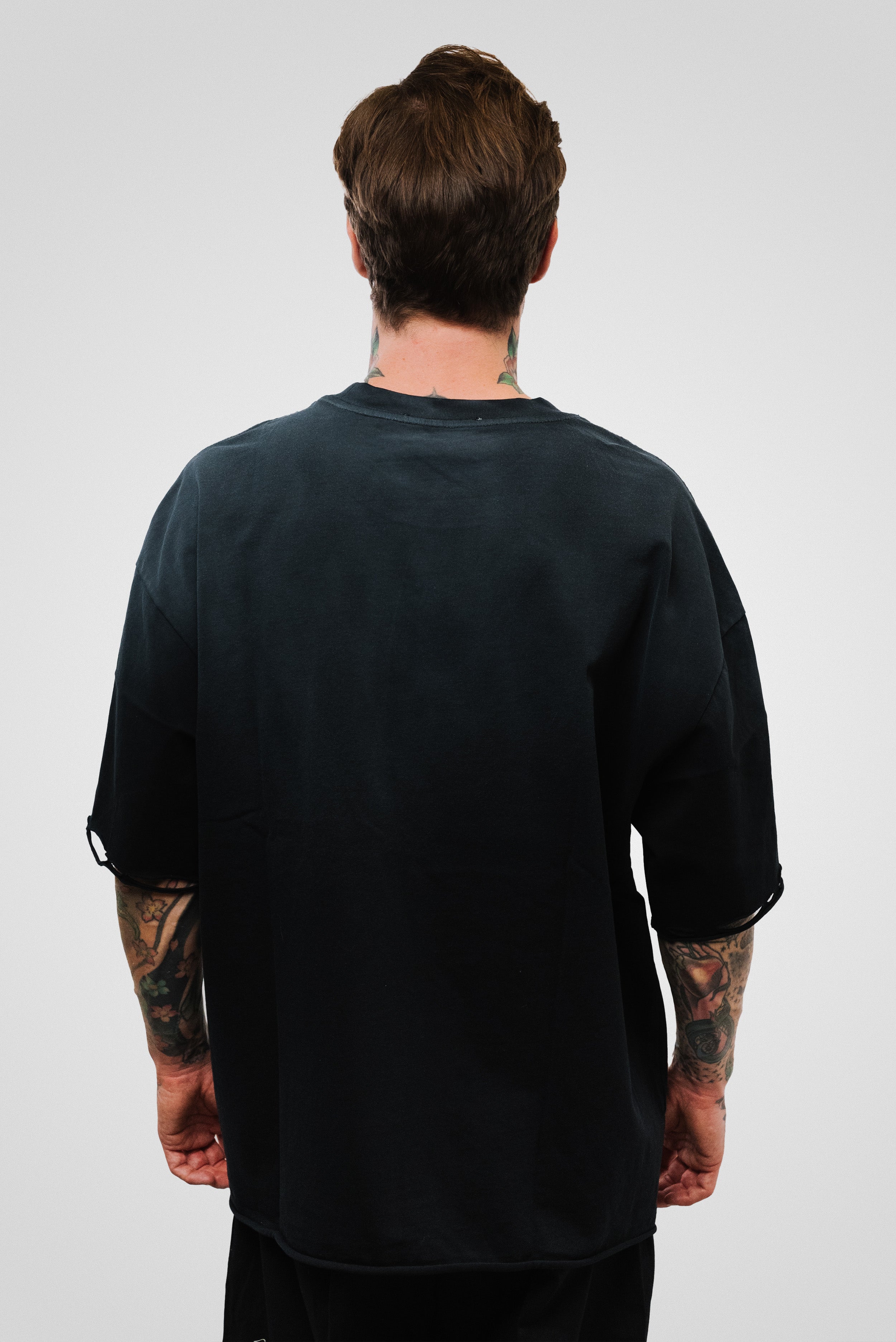 HOLED TEE BLACK - QYB