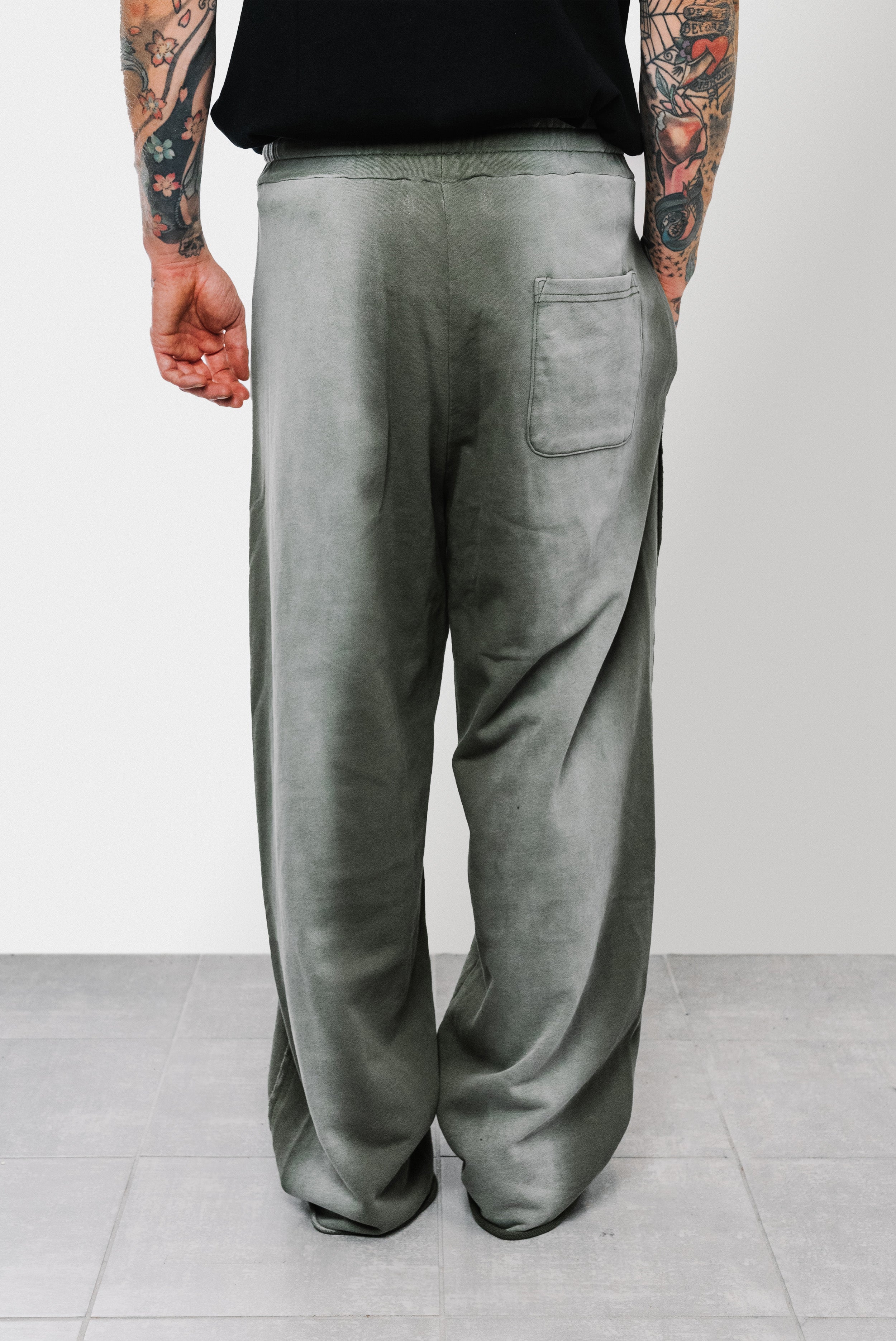 THE ACID WASH SPRAY PANTS OLIVE - Shoebuya Brand