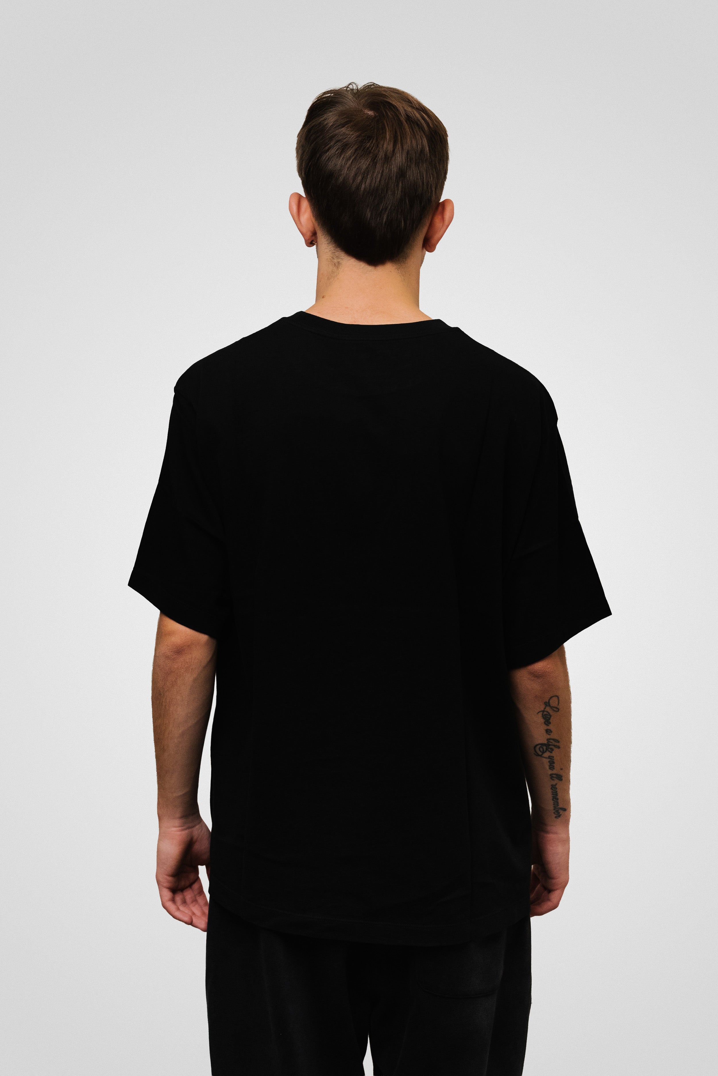 TEE UNIQLO X POP MART LABUBU BLACK