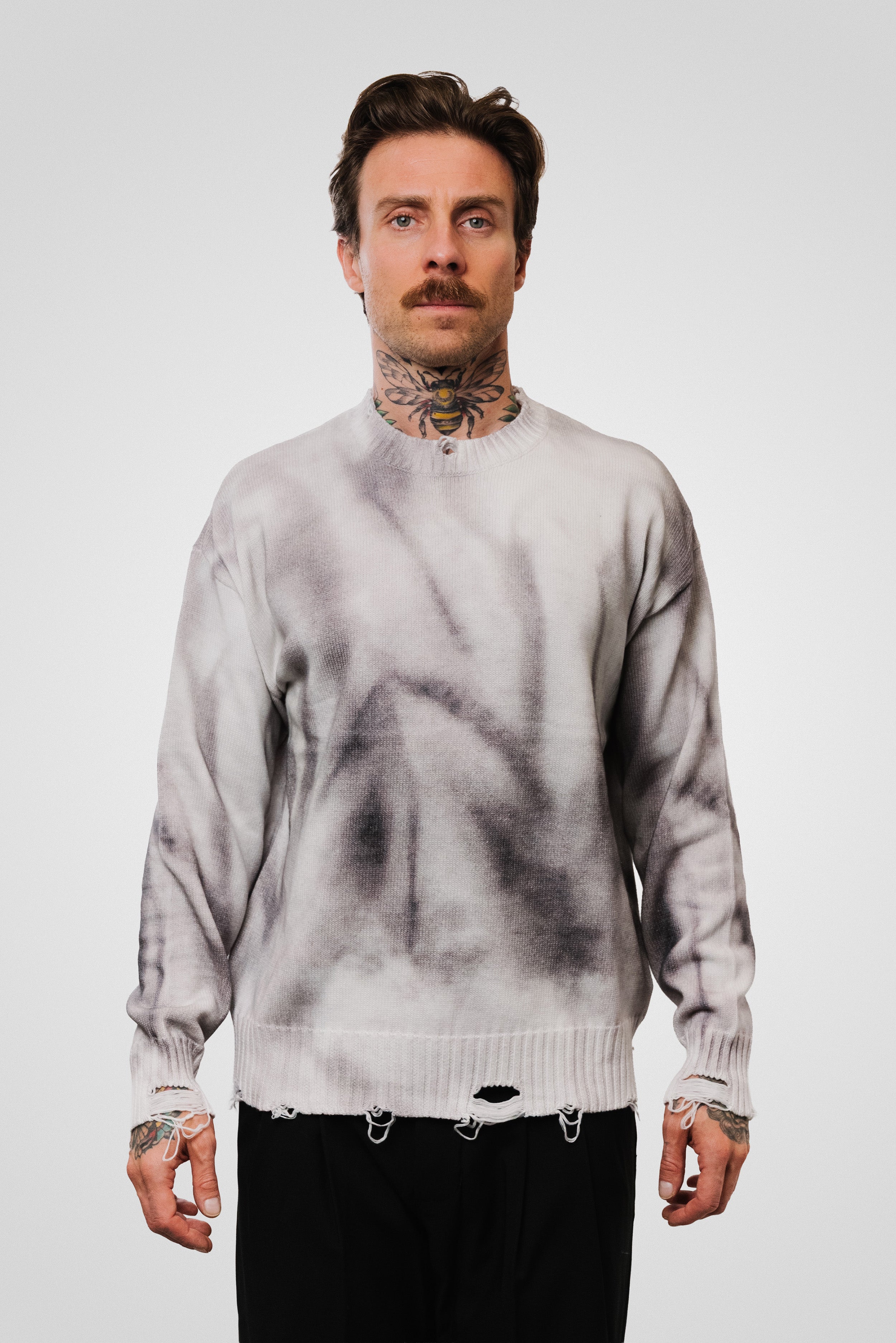 WHITE SPRAY SWEATER - QYB