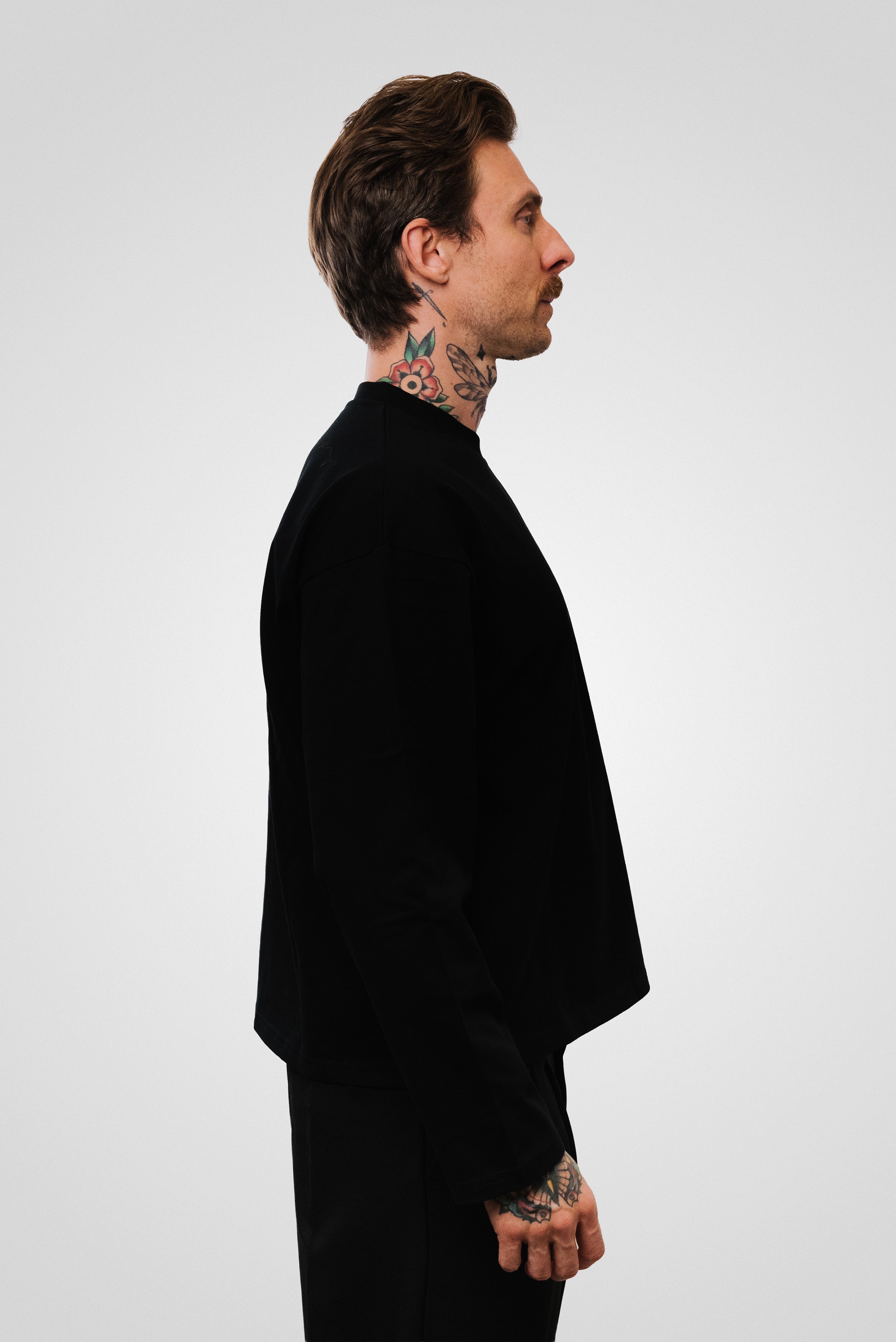 E BOXY LONGSLEEVE BLACK - TheDoubleE