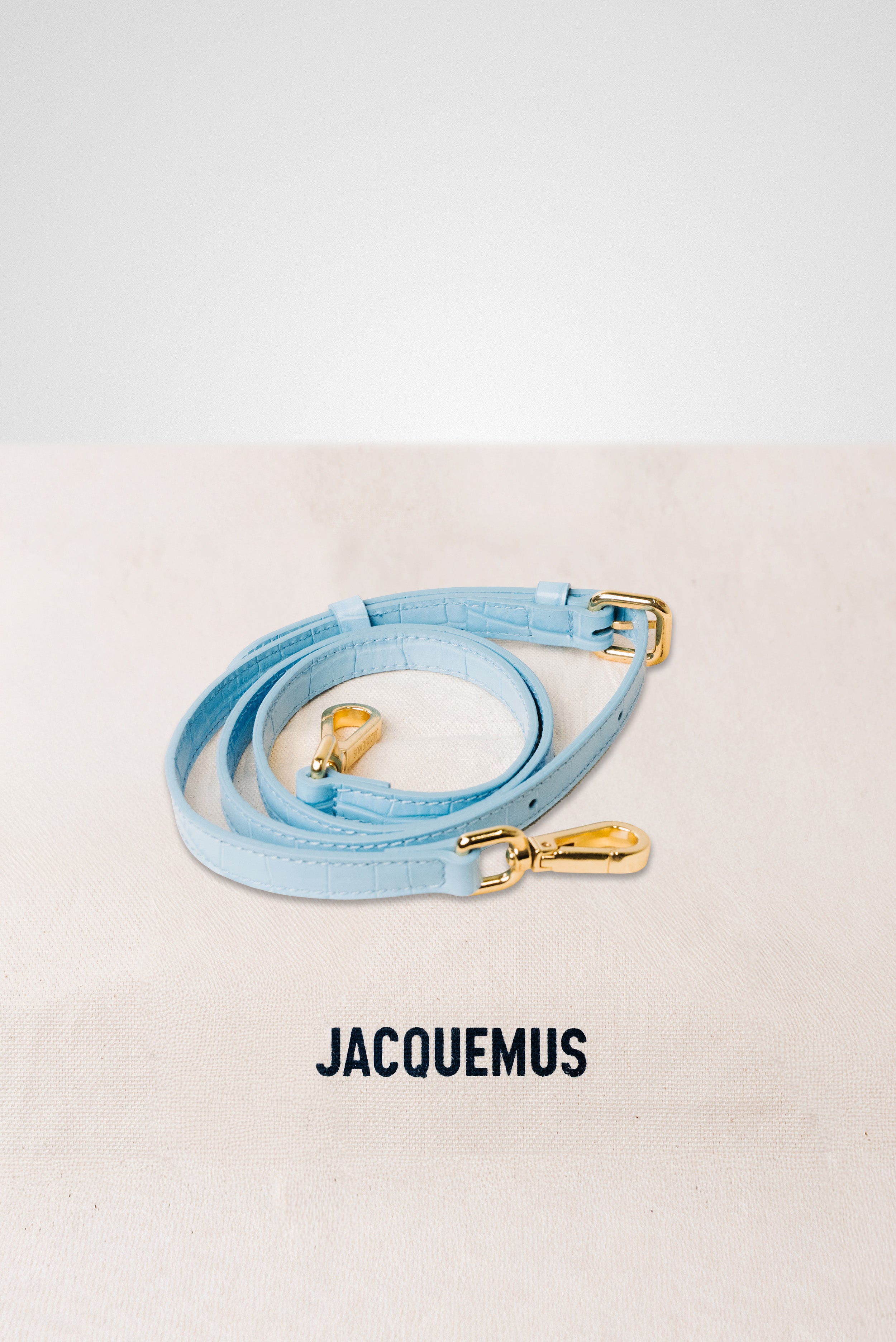 JACQUEMUS LE GRAND BAMBINO CROSSBODY FLAP BAG CROCO EMBOSSED BLU