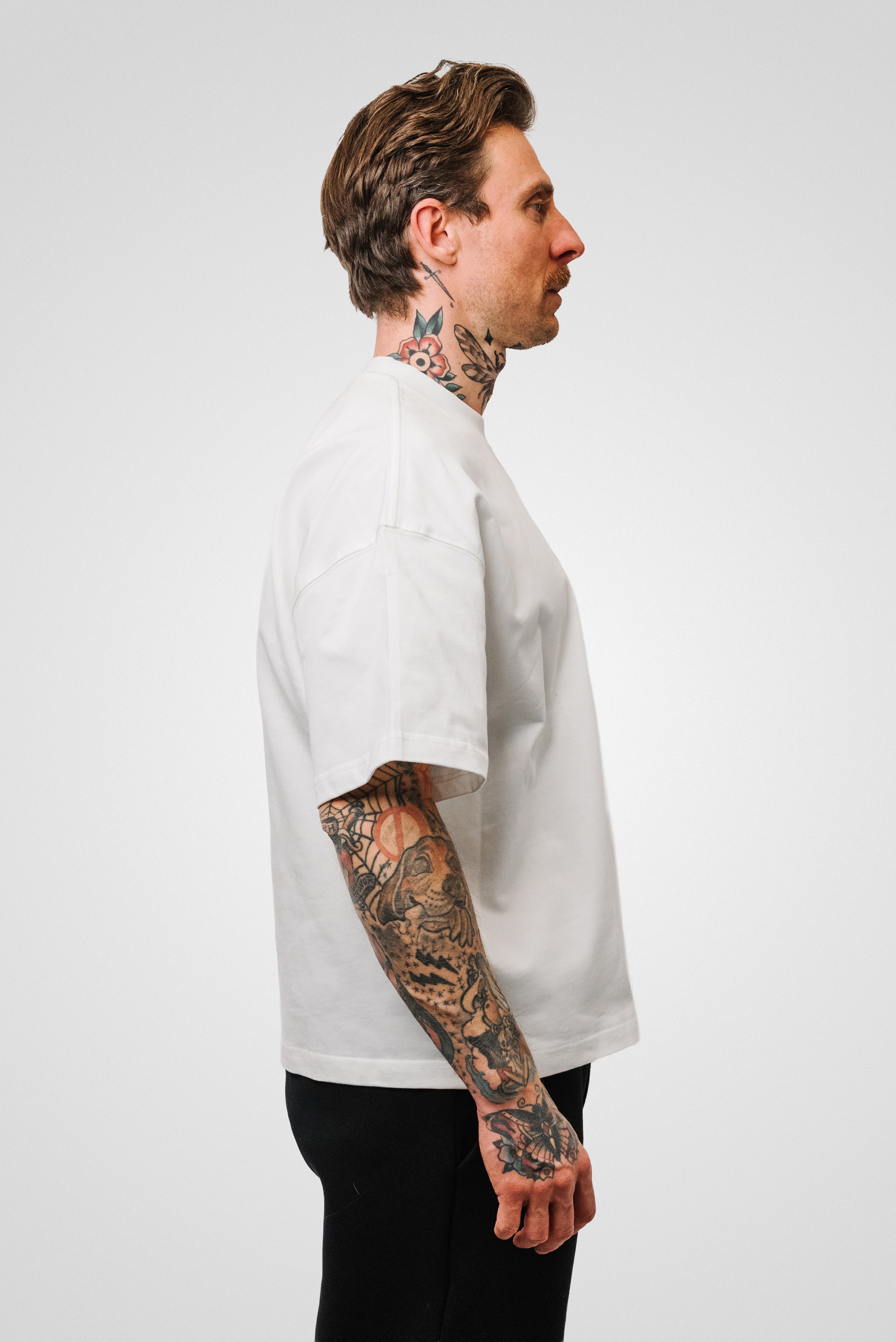 HOT BOXY TEE WHITE - TheDoubleE