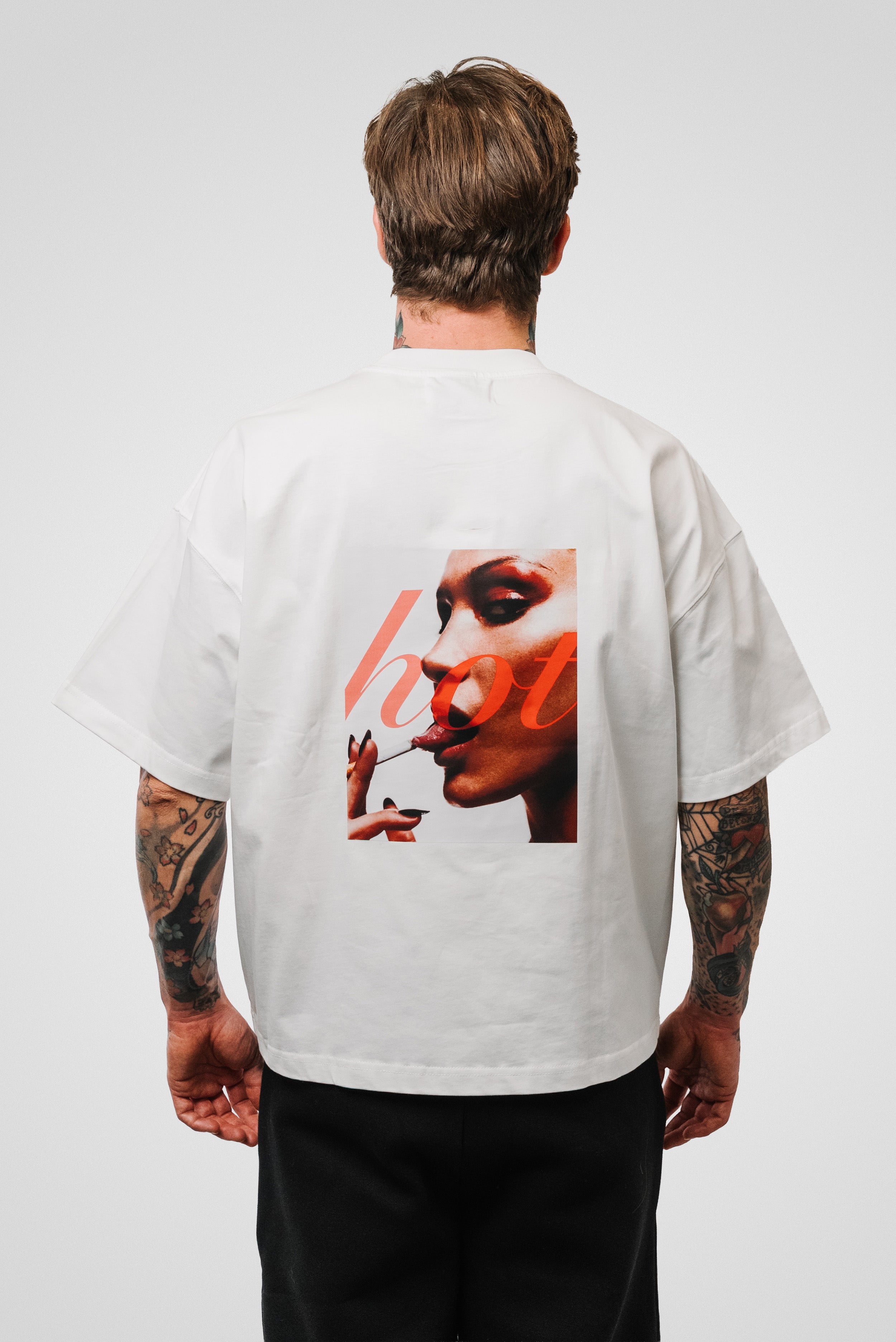 HOT BOXY TEE WHITE - TheDoubleE