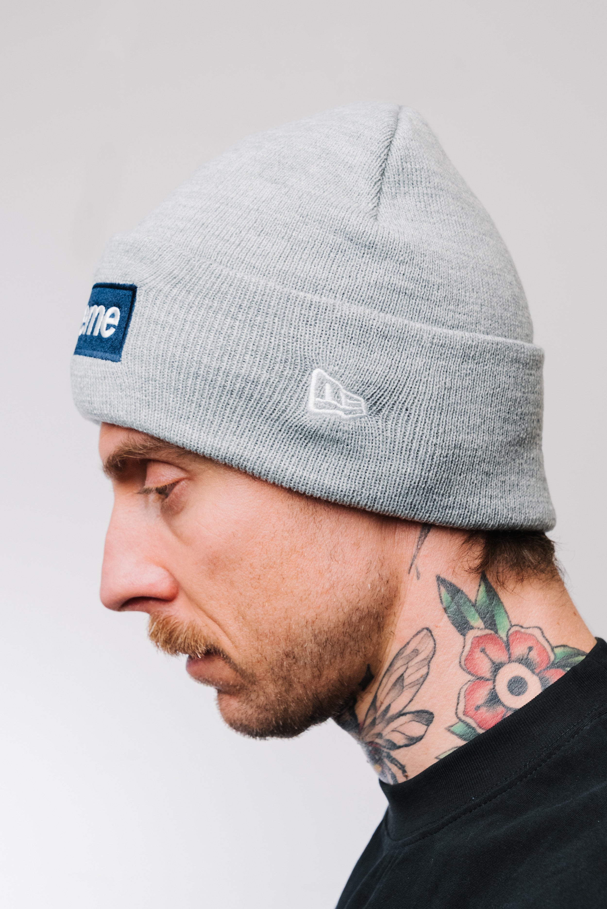 SUPREME BOX LOGO BEANIE FW25 GREY