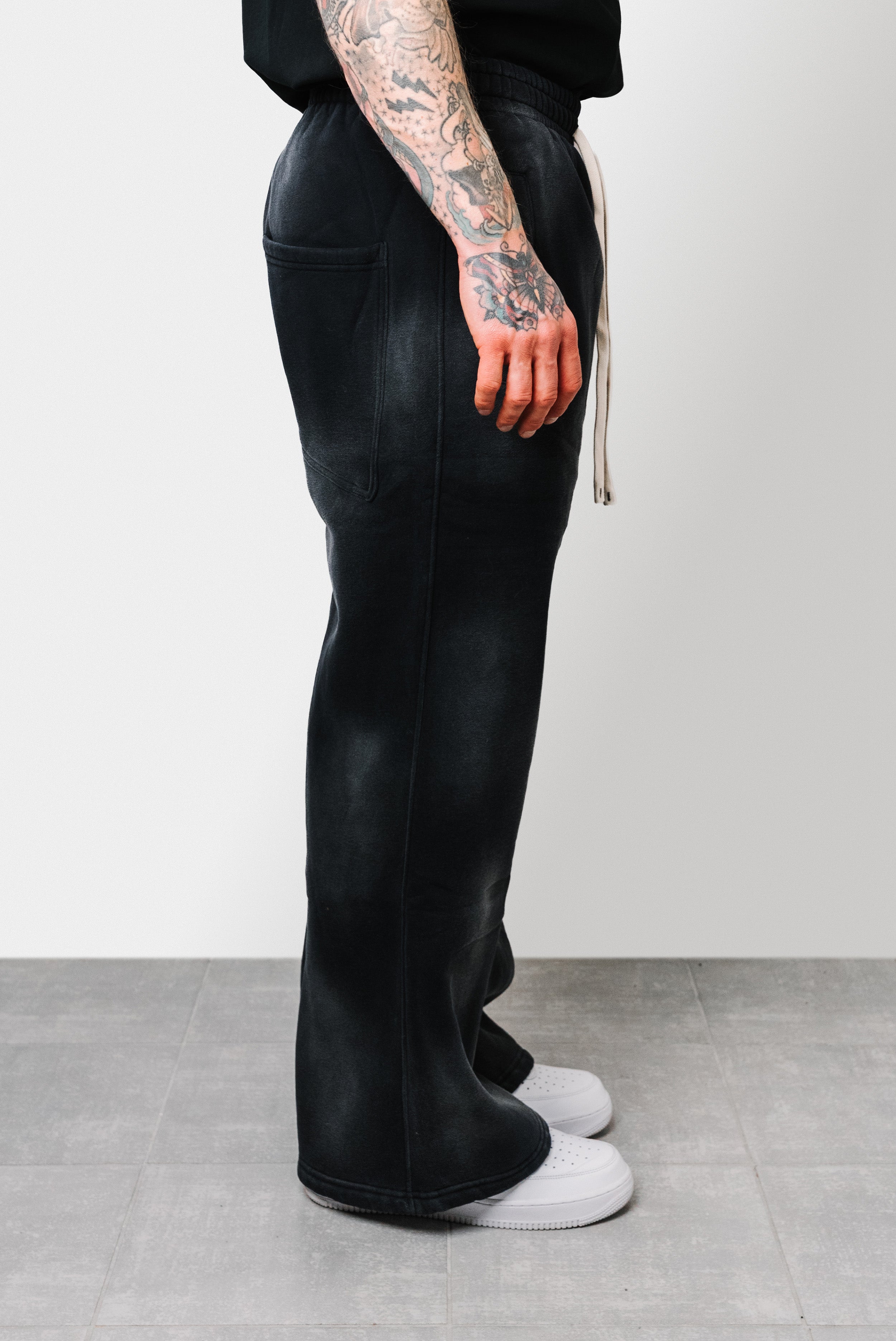 BAGGY SWEATPANTS SLAVED BLACK - Shoebuya Design