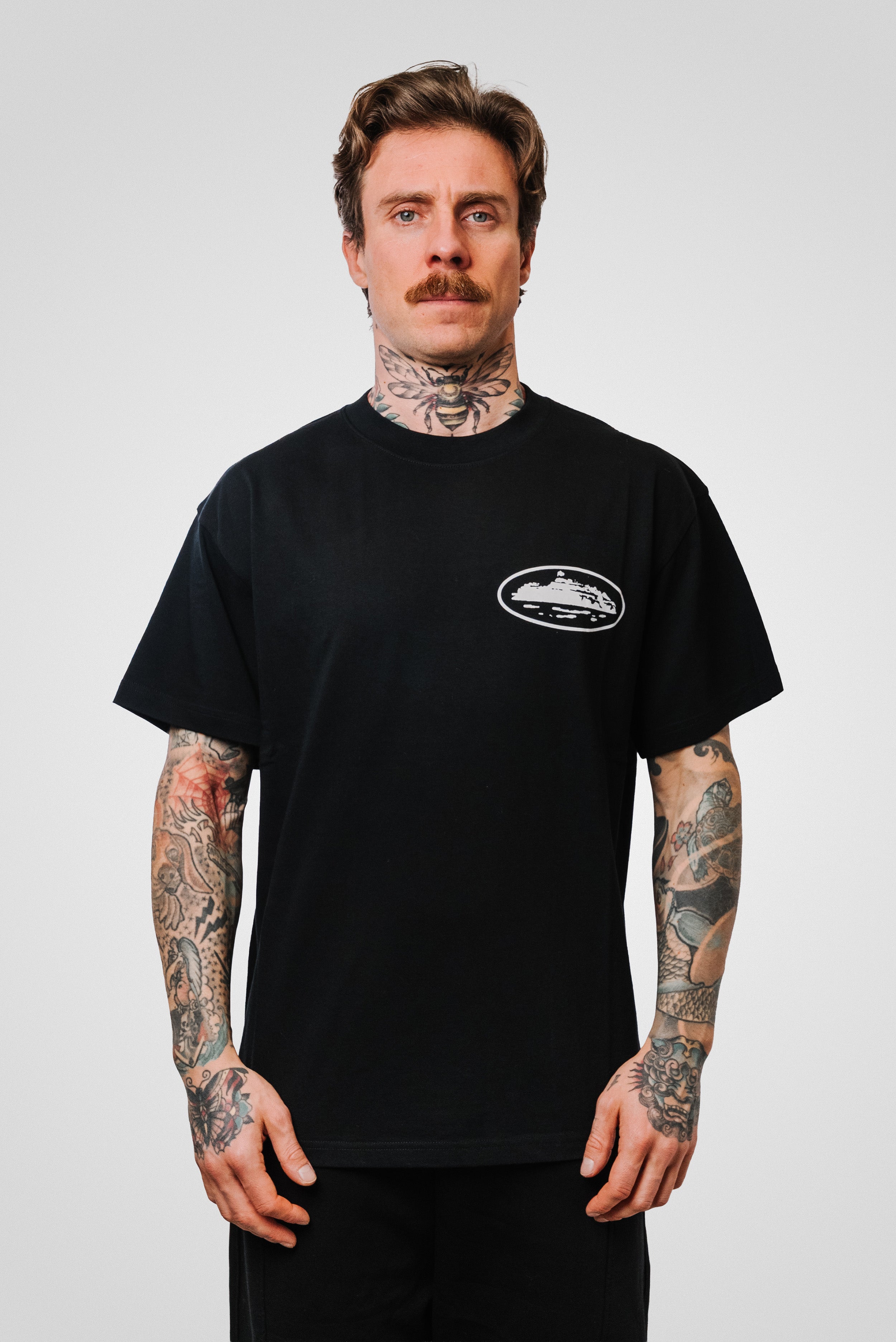 CORTEIZ ISLAND PRINT TEE BLACK