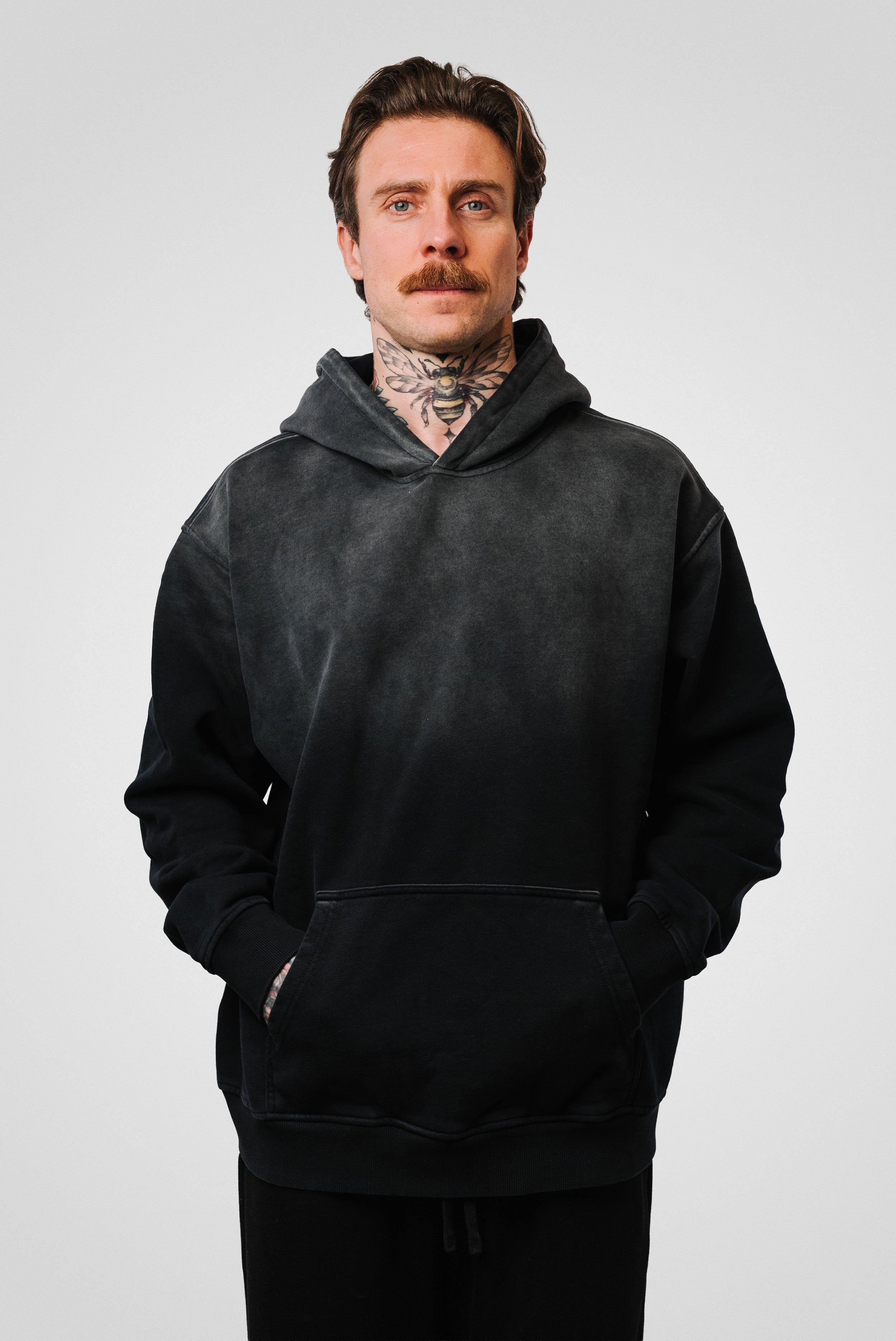 HOODIE SPRAY BLACK - Shoebuya Design