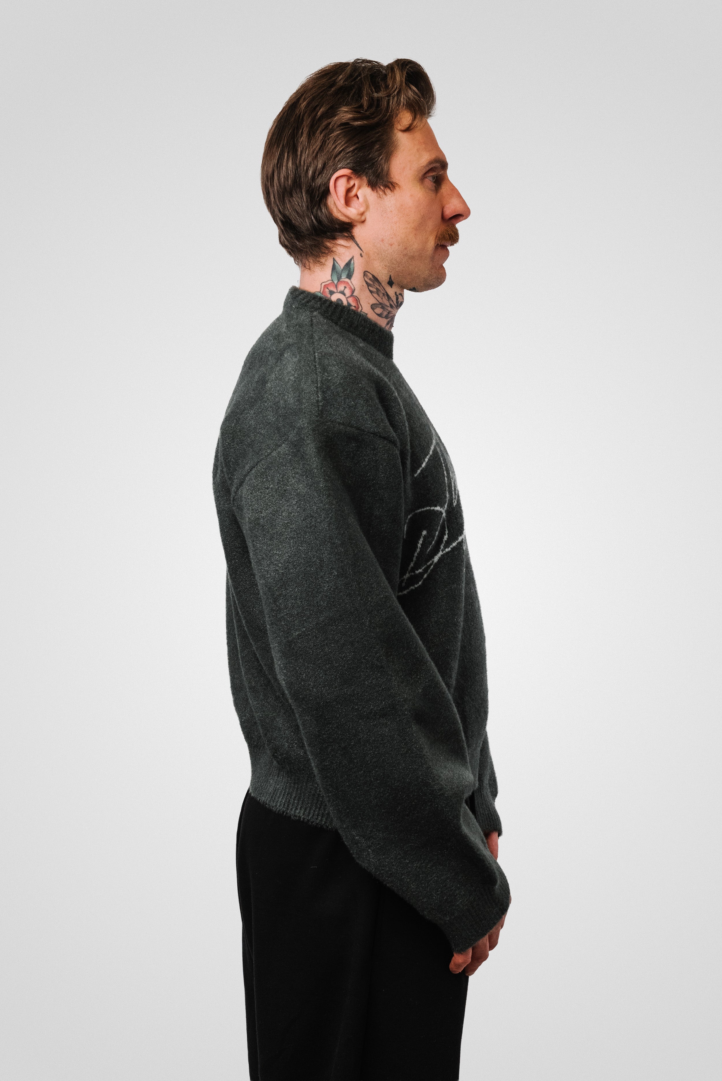 ITALICS LOGO SWEATER - TheDoubleE