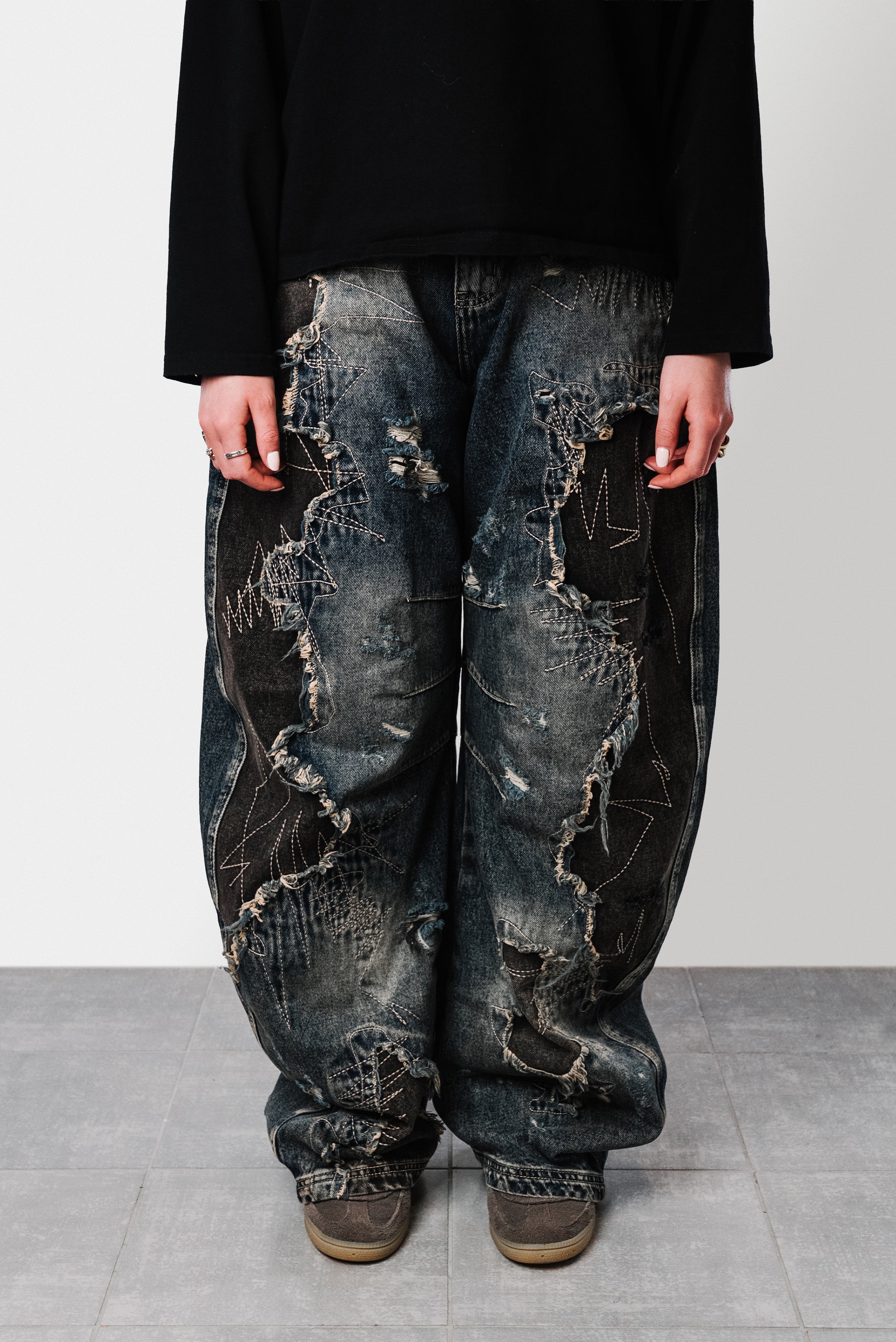 DESTROYED WOMEN BALLOON JEANS - Shoebuya Design