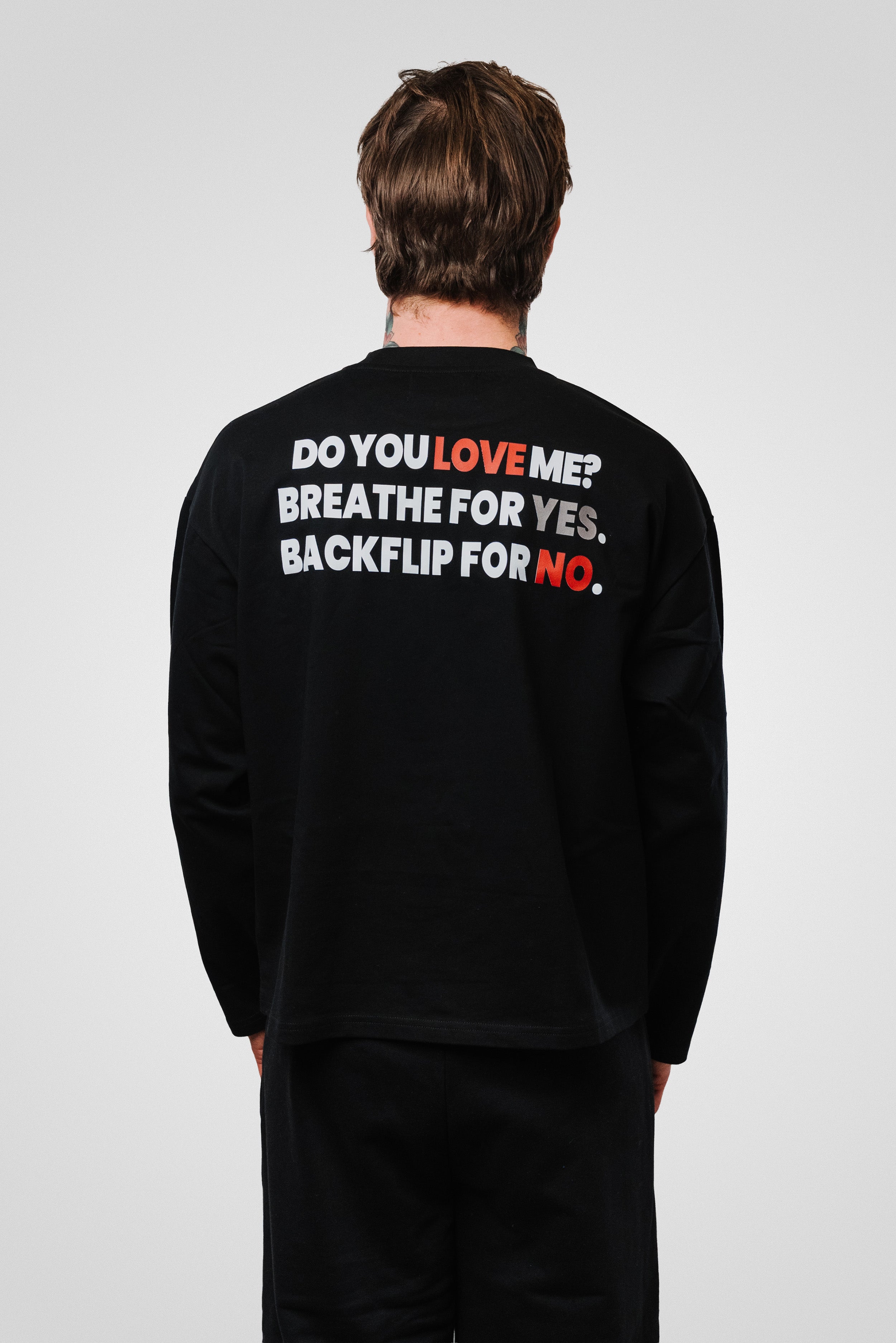 DO U LOVE BOXY LONGSLEEVE BLACK - TheDoubleE