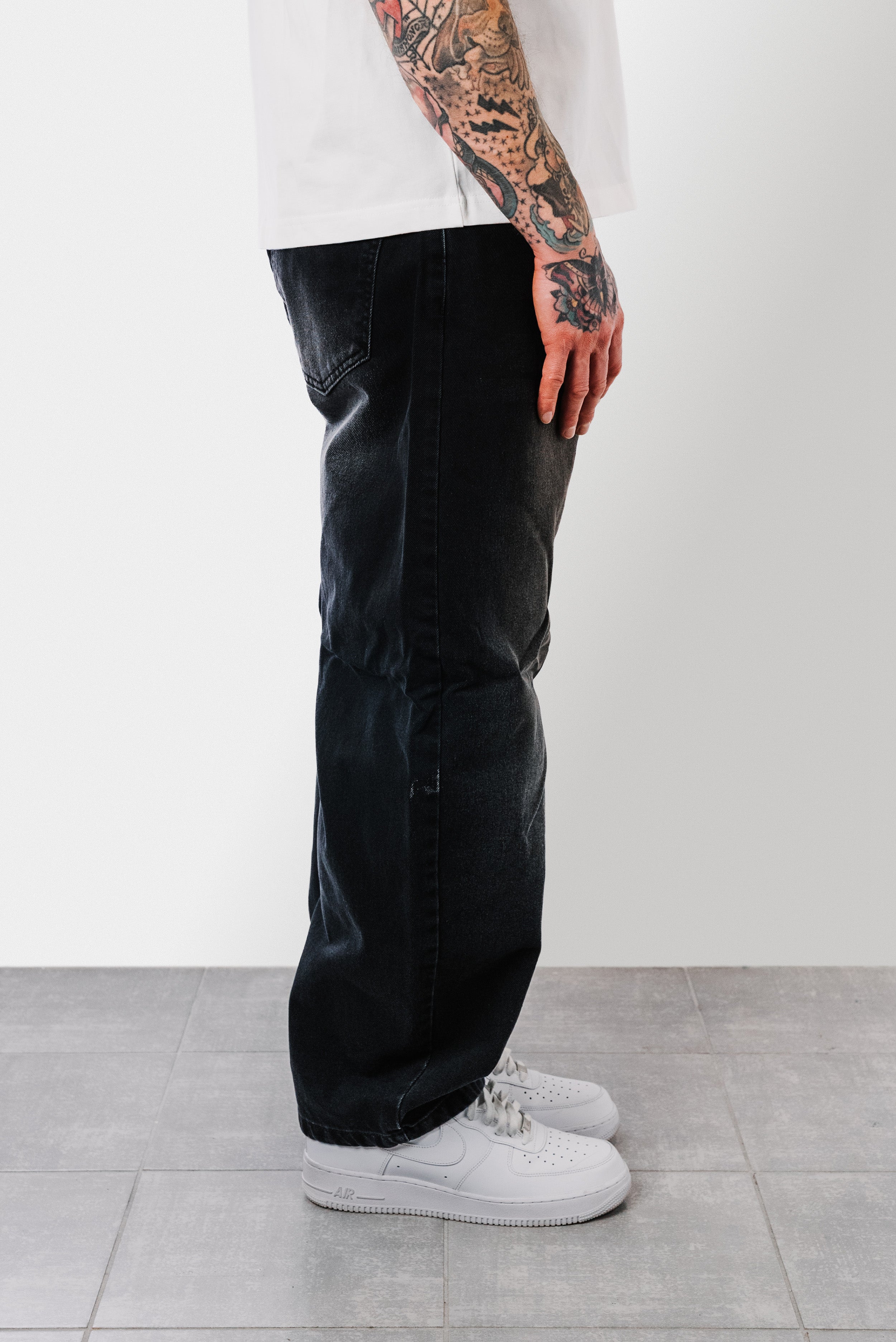STRAIGHT BLACK BALLOON JEANS- Ovr