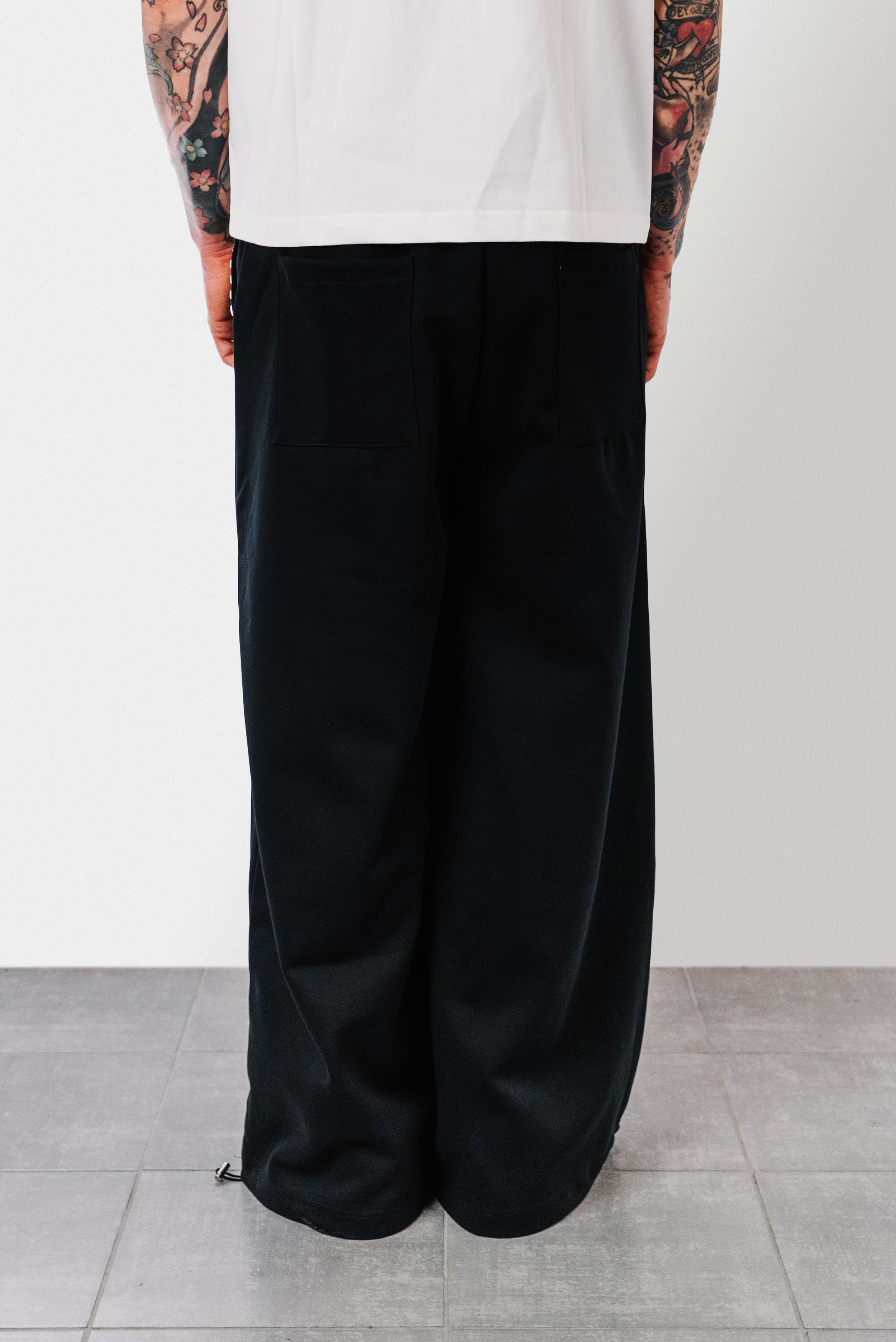 CROSS DOTS TRACKPANTS BLACK - Shoebuya Design