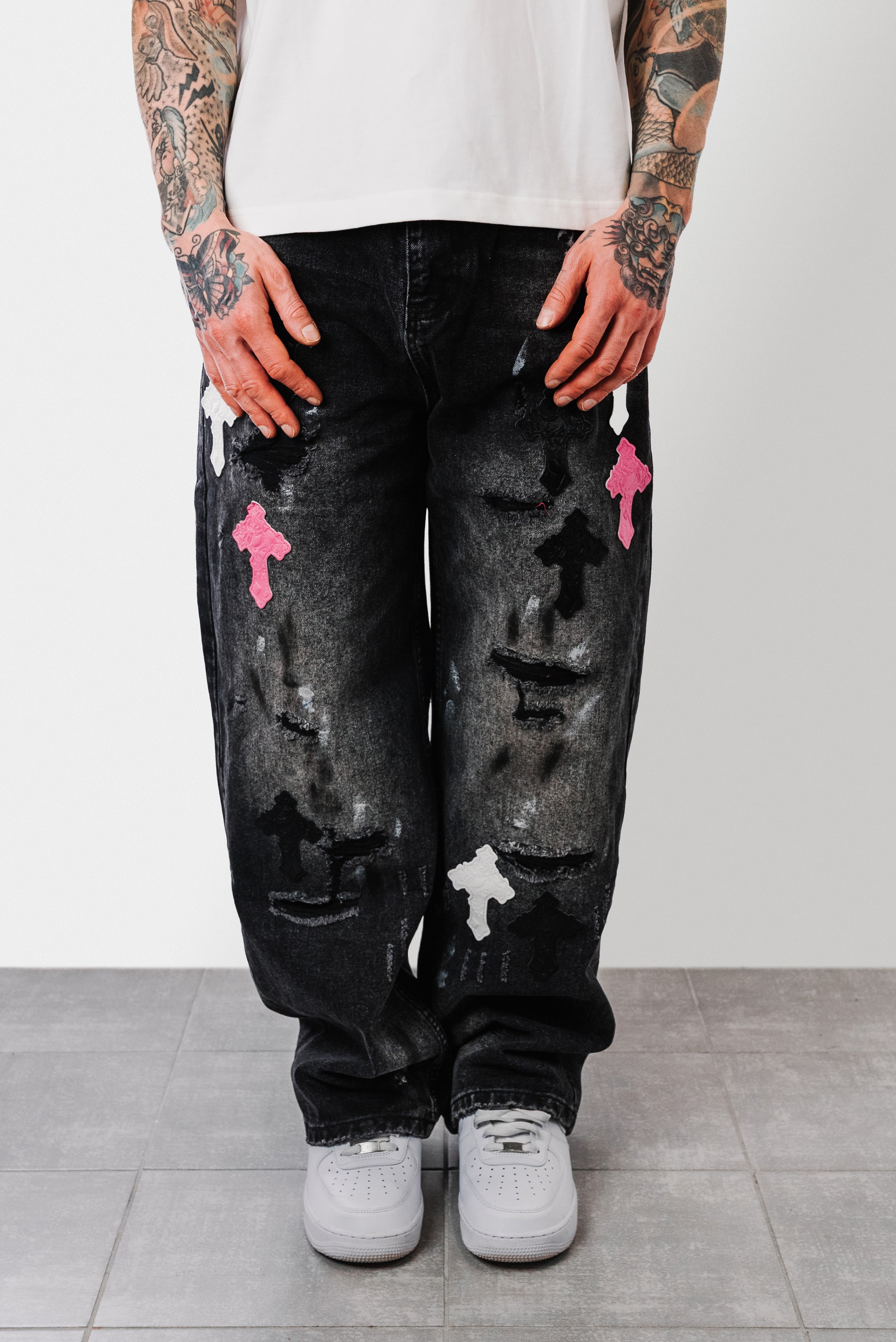 CROSS MULTICOLOR SLAVED BAGGY BLACK JEANS - Shoebuya Design