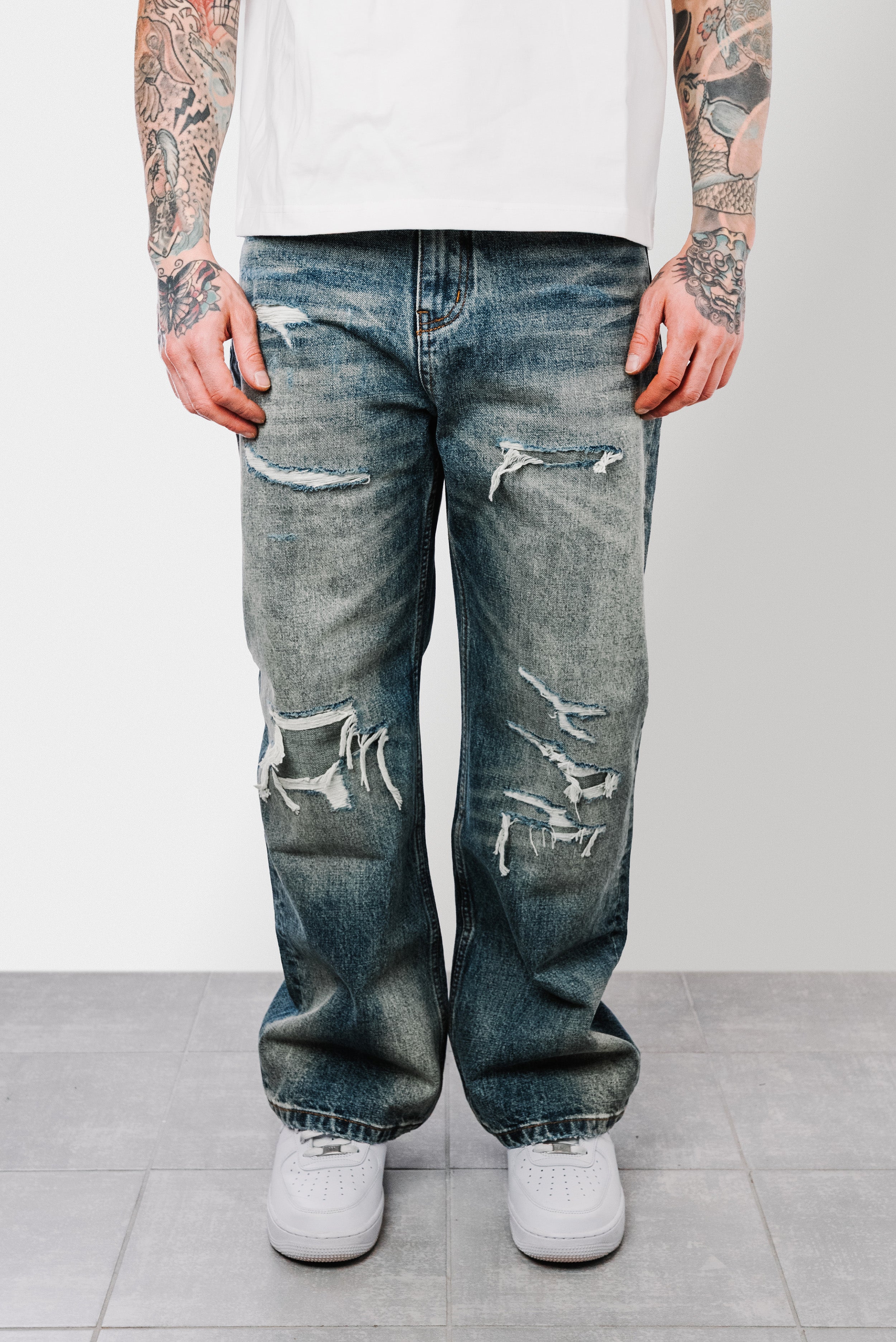 FAKE DESTROYED CLASSIC DENIM JEANS - Shoebuya Design