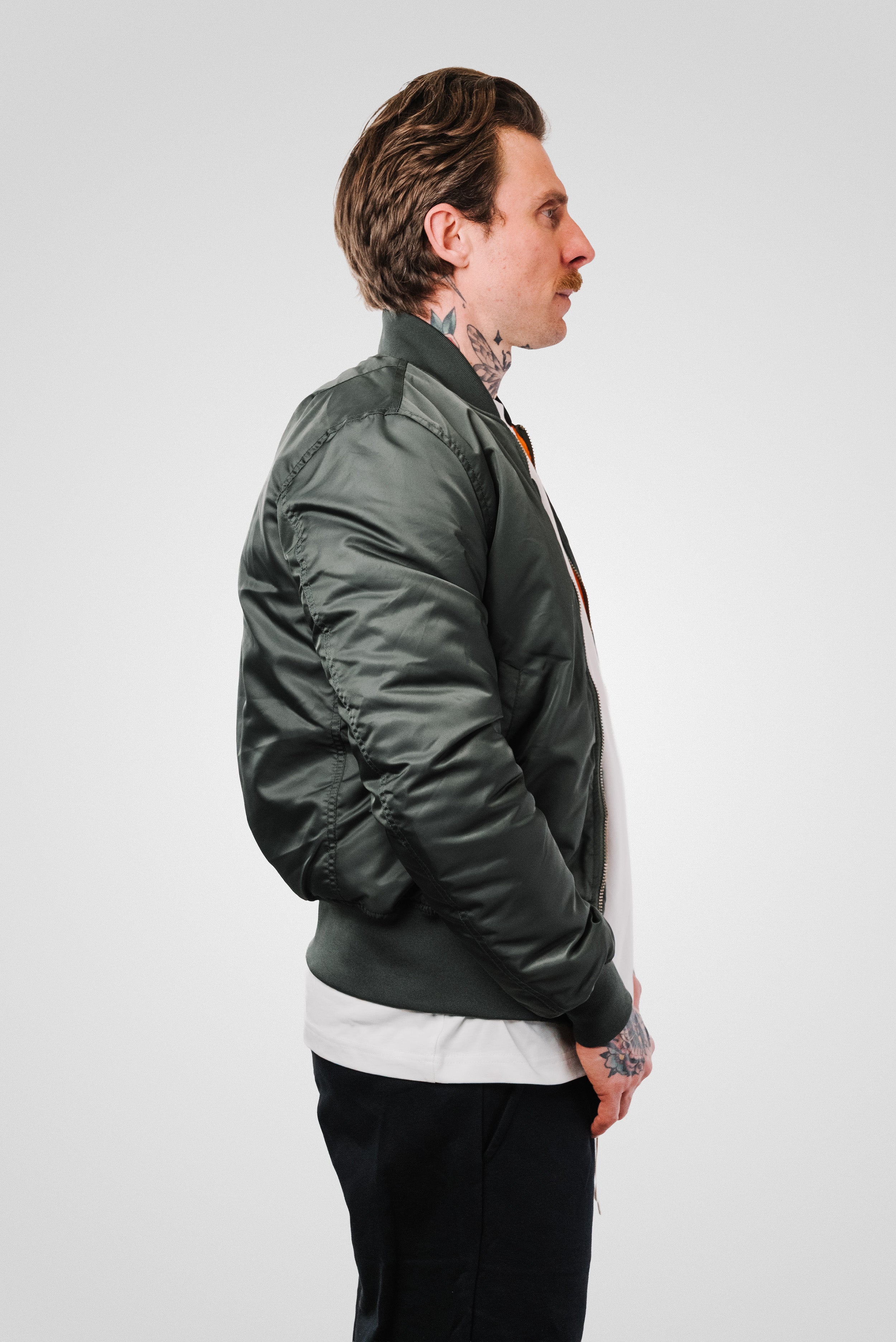 BOMBER JACKET MILITARY GREEN - Signs Brand