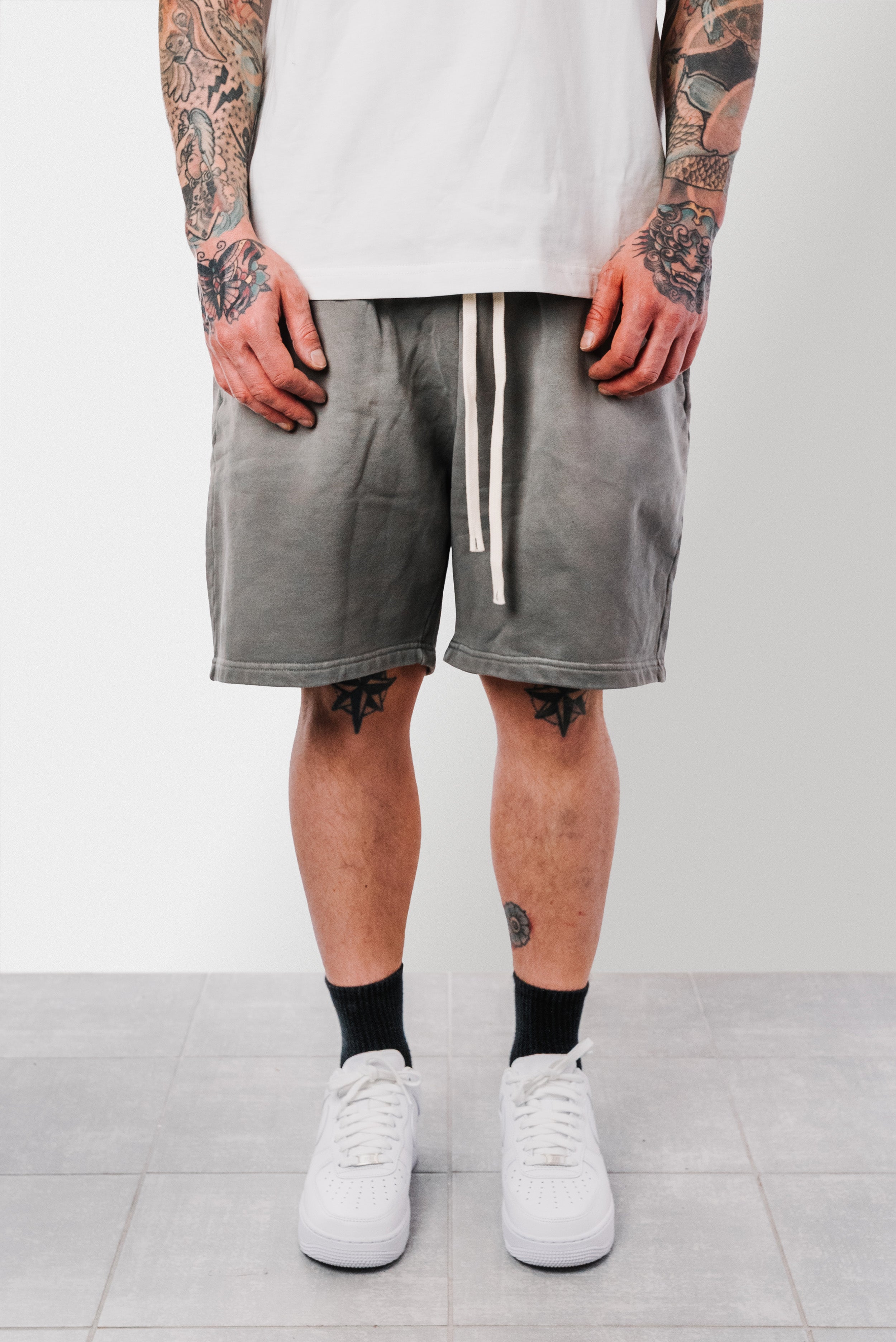 THE ACID WASH SPRAY SHORTS GREY - Shoebuya Design