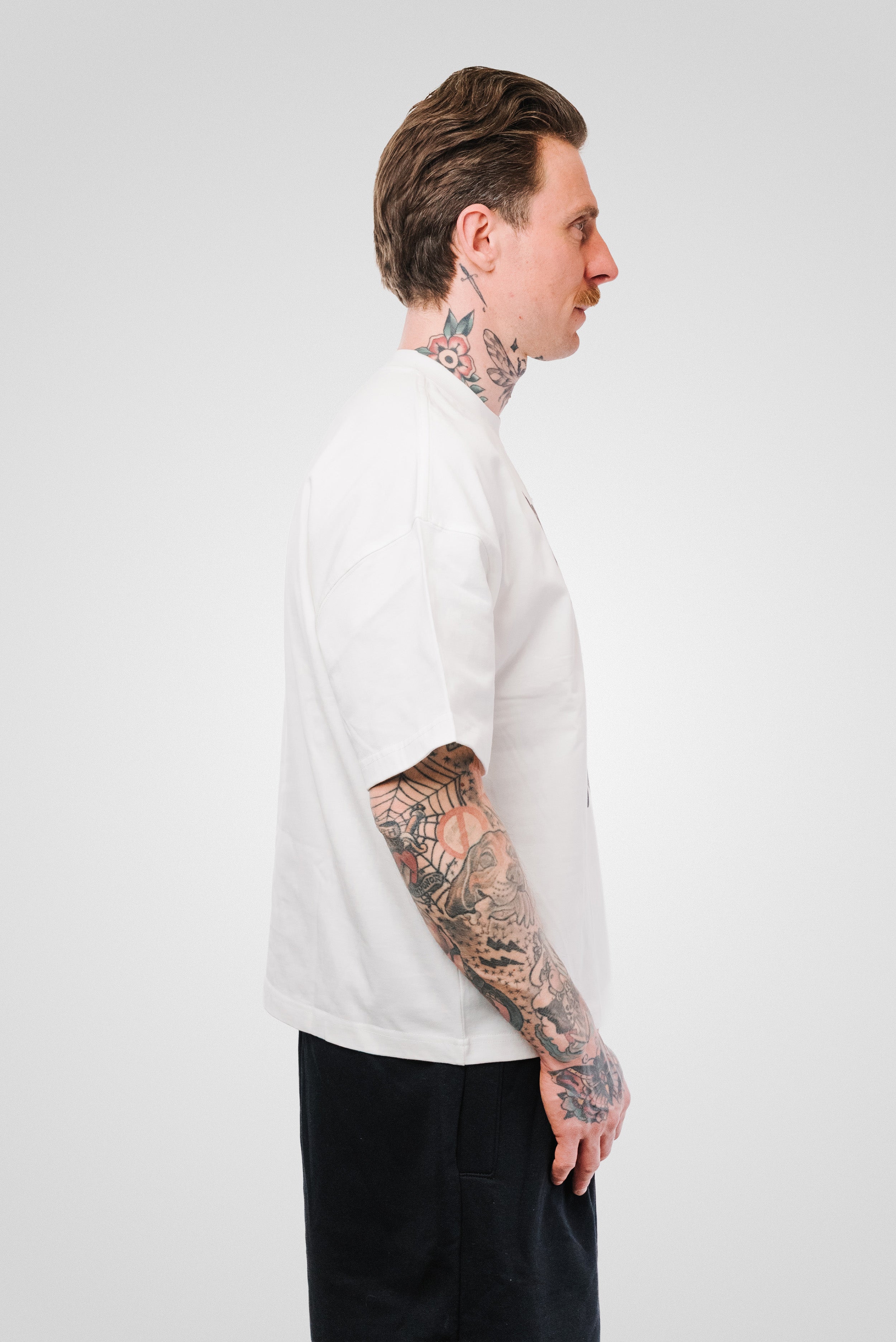 AFRICAN FACE BOXY TEE WHITE - Shoebuya Design