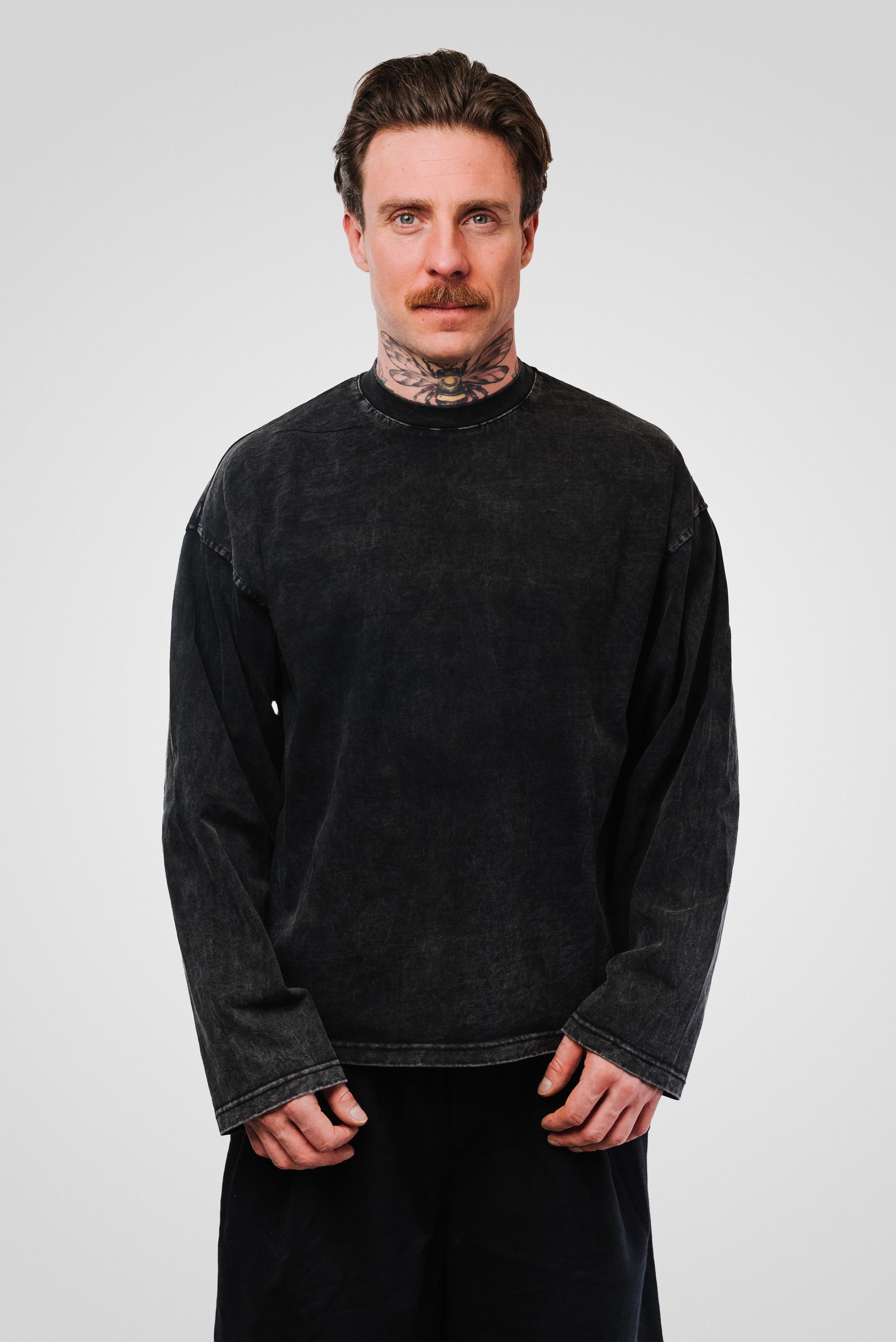 FLAG LONGSLEEVE WASHED BLACK - Replacement Brand