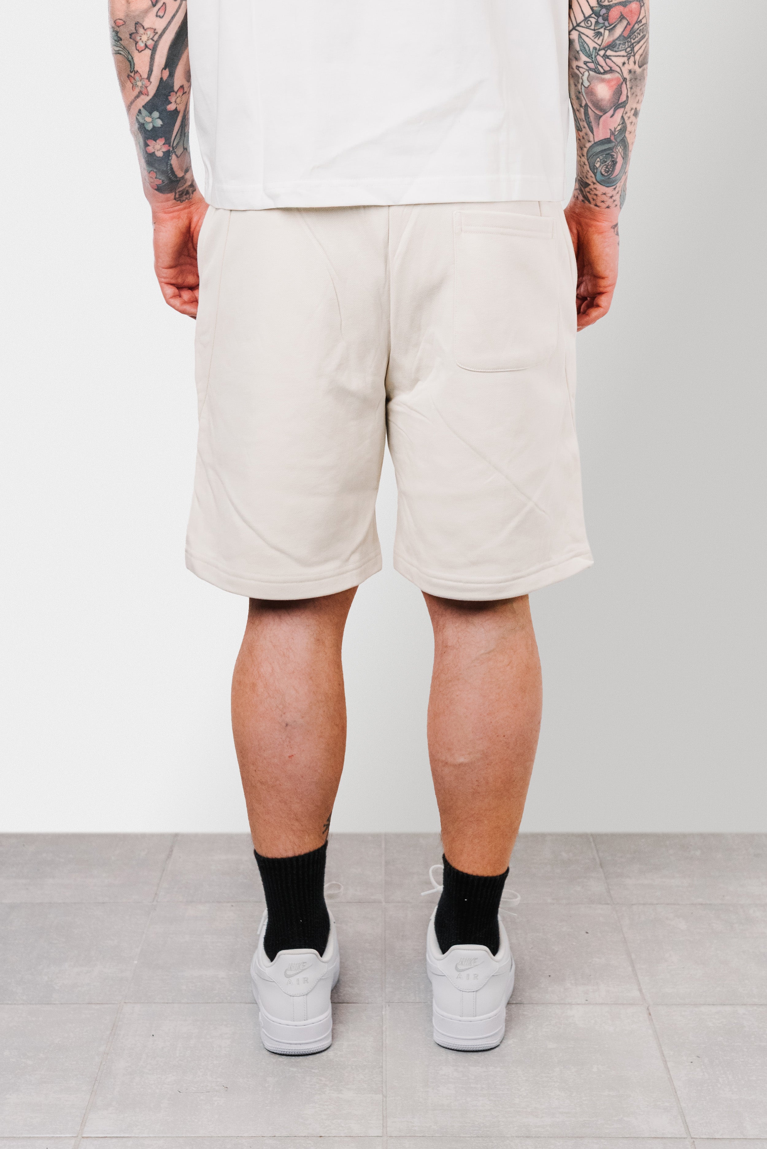 LOGO CREAM SHORTS - TheDoubleE