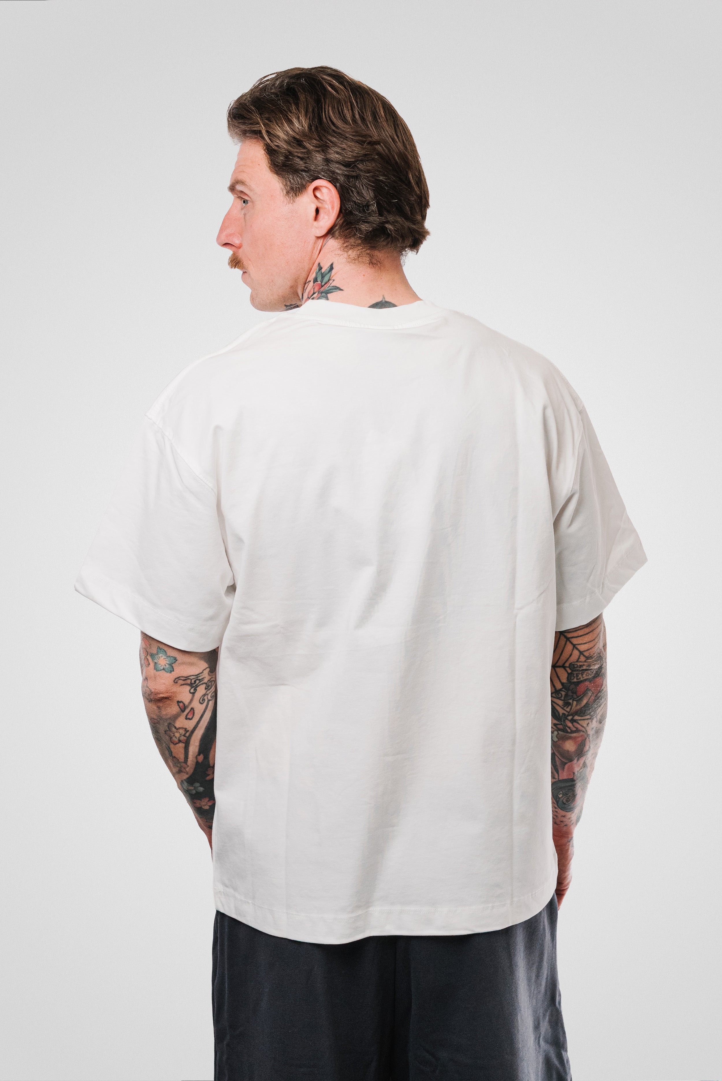 RIBBON PINK MOUTH WHITE BOXY TEE - Noissey Brand