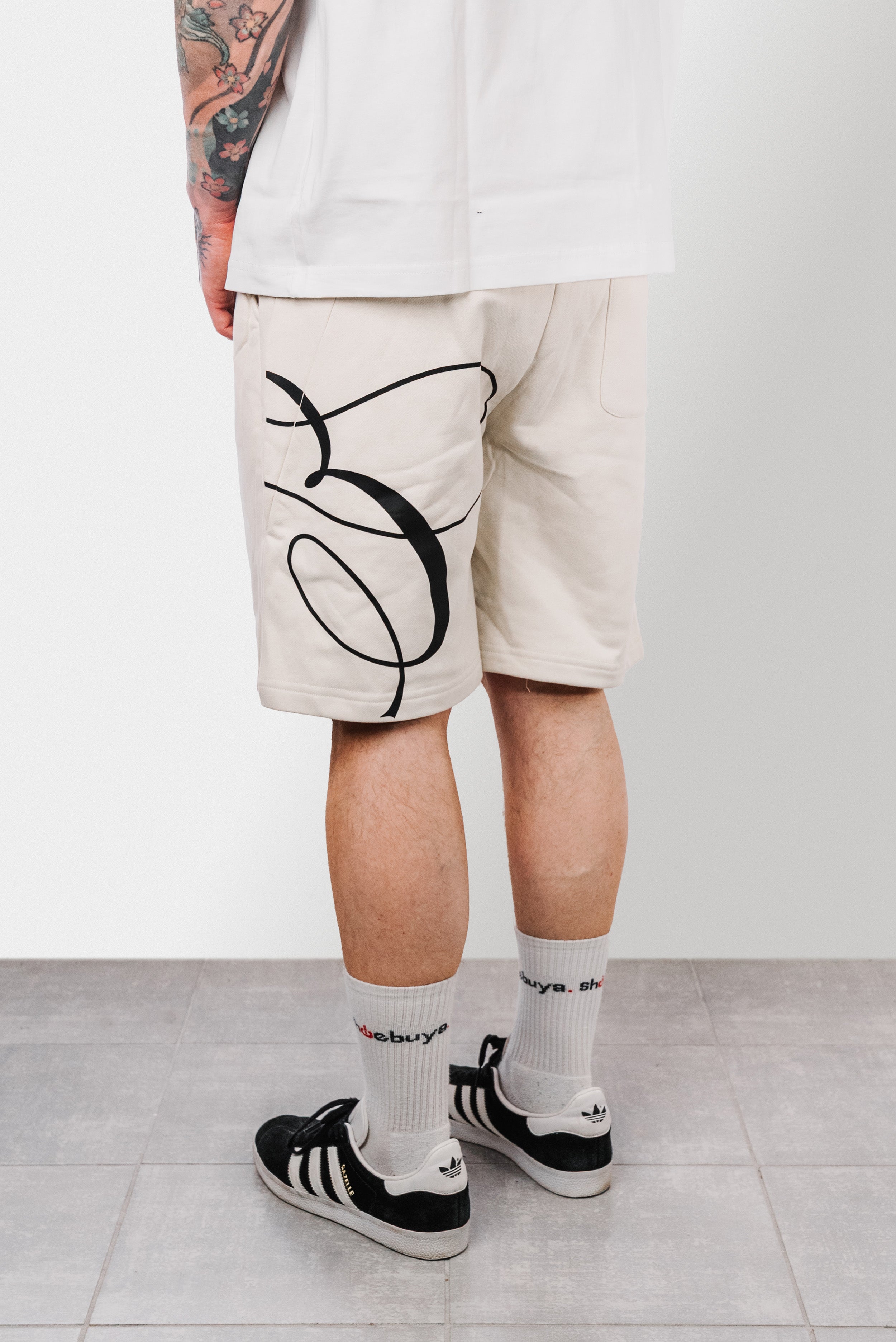 BIG & CREAM SHORTS - TheDoubleE