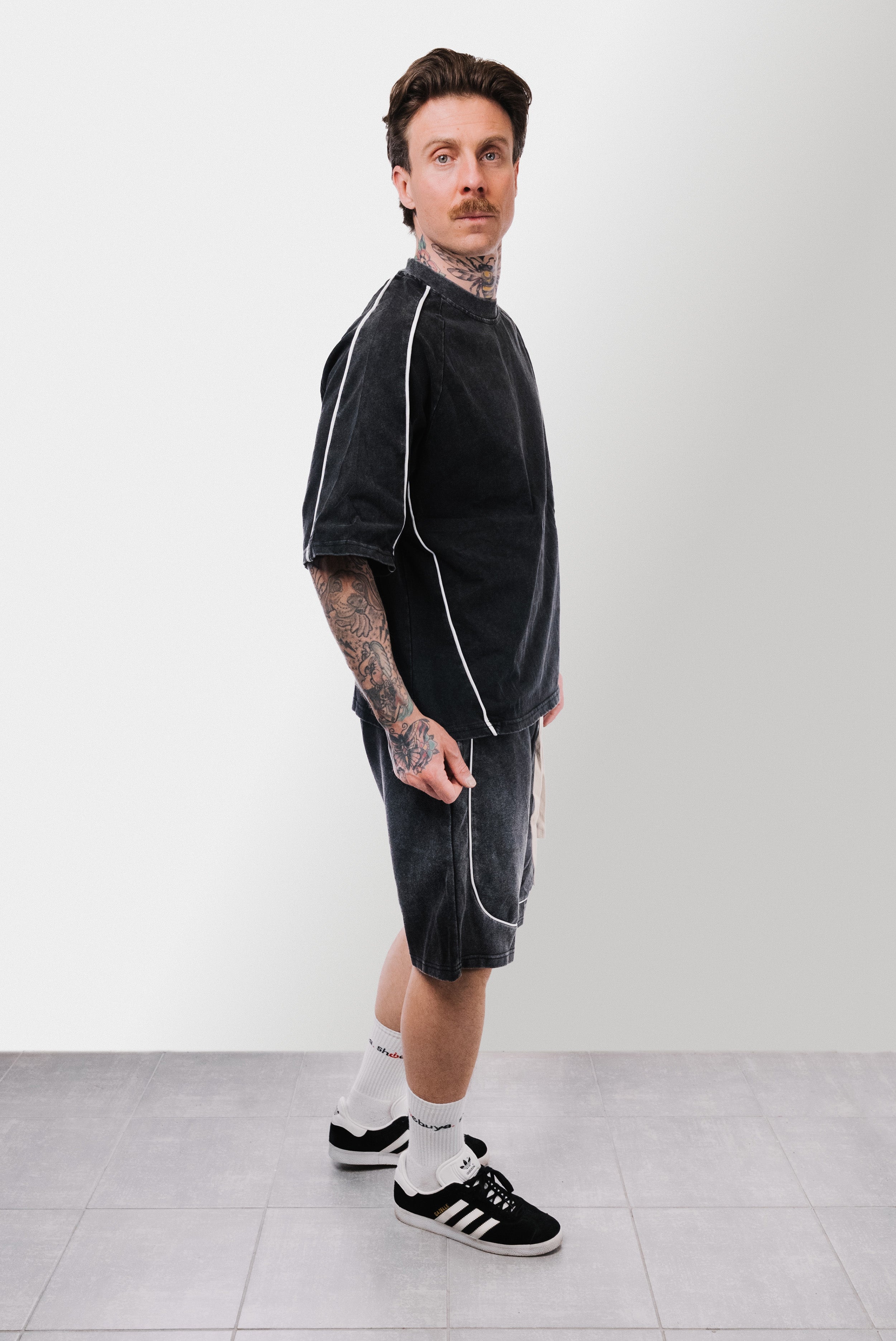 WASHED BLACK WHITE LINE SHORT TRACKSUIT - Replacement Brand
