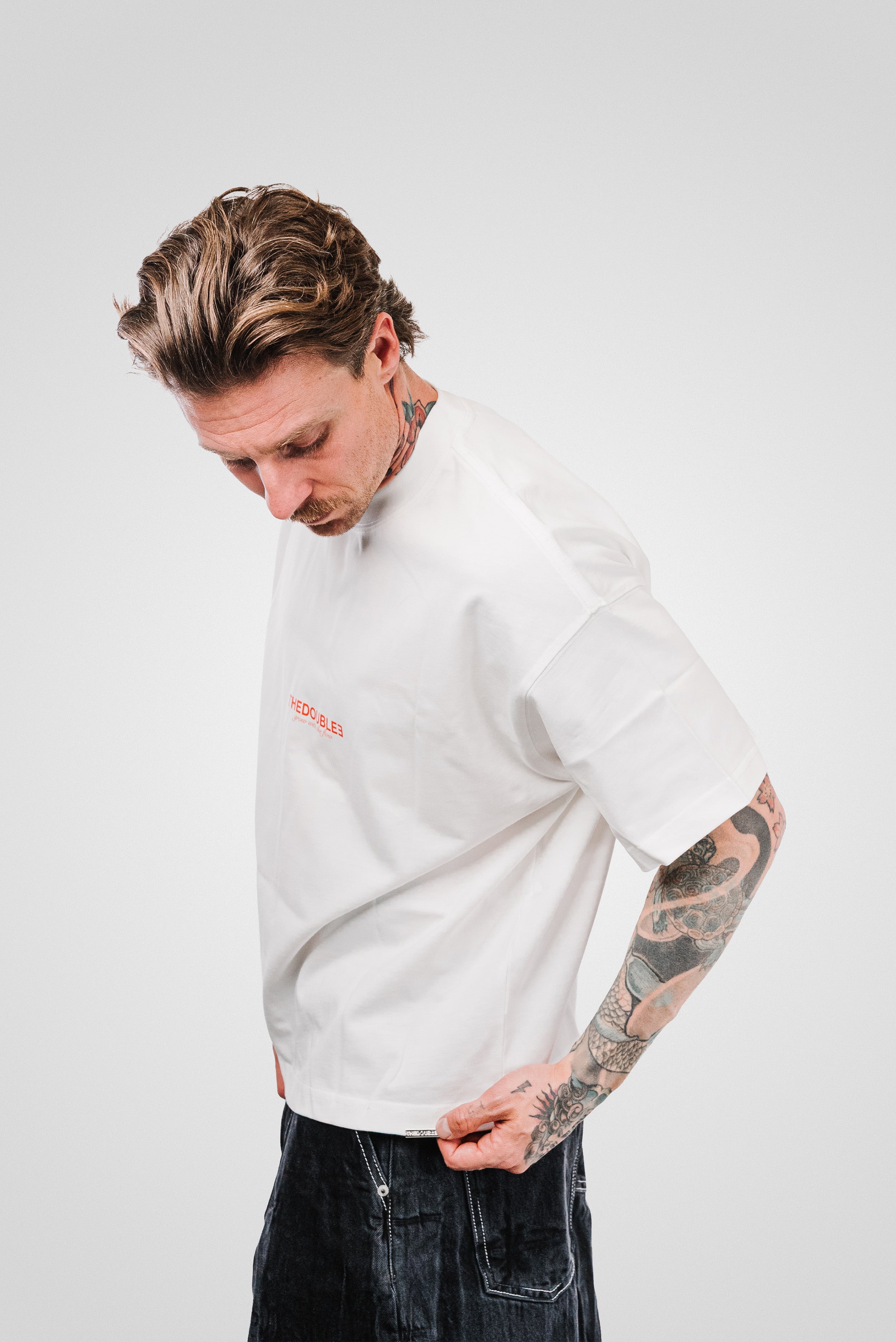 PARTY OR ME BOXY TEE WHITE - TheDoubleE